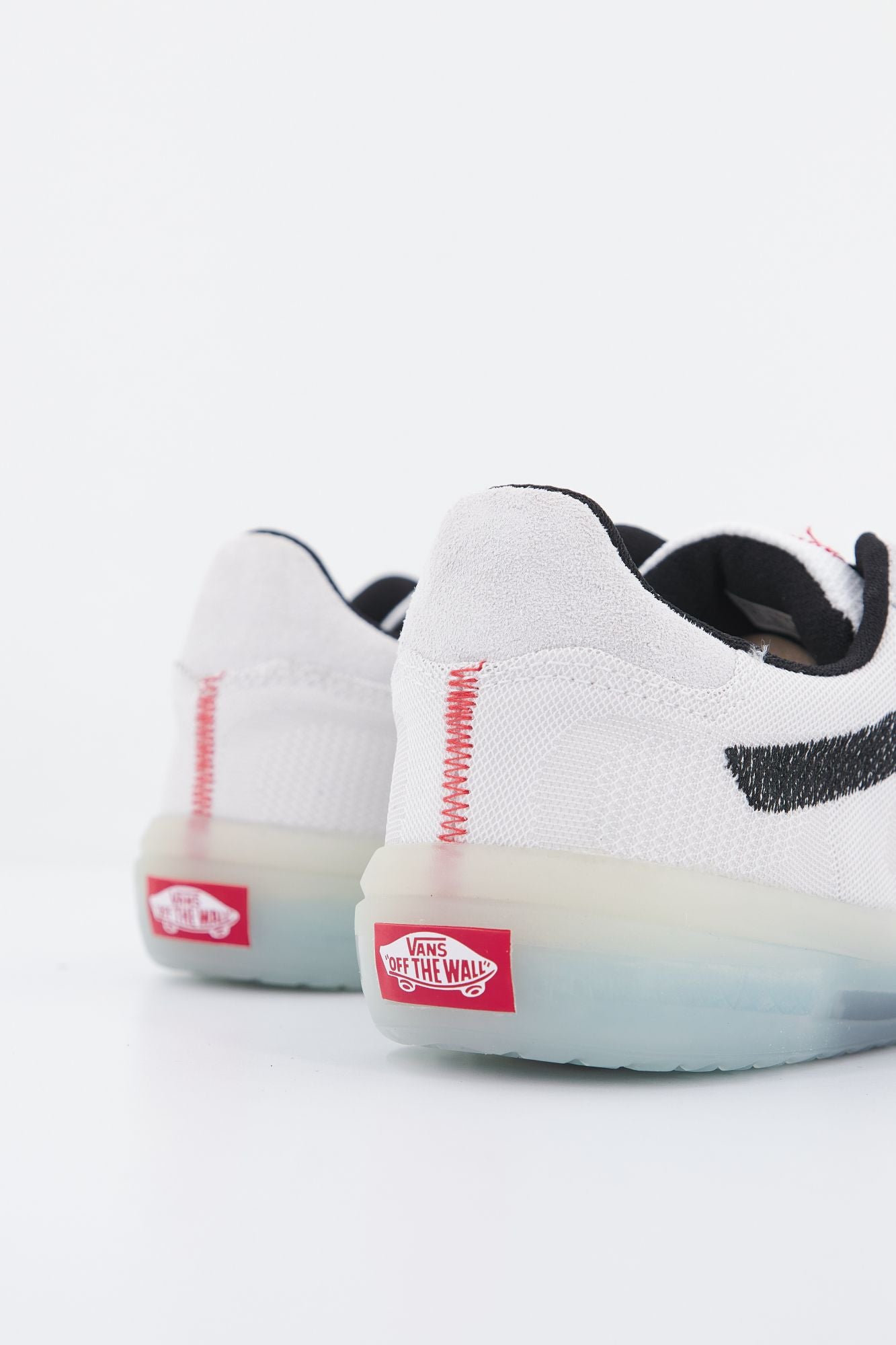 VANS UA EVDNT ULTIMATEWAFFL en color BEIS (3)