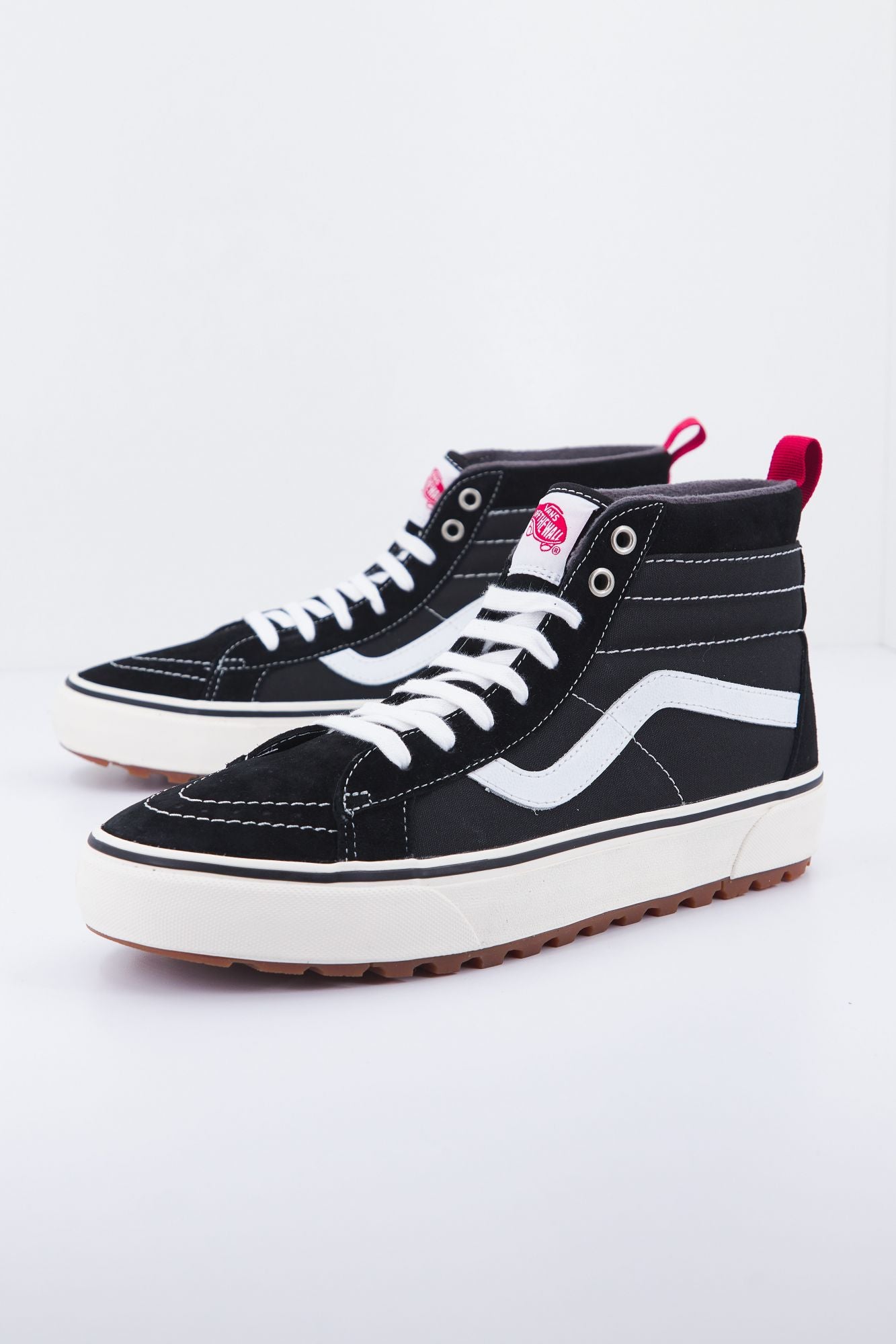 VANS UA SK8- HI MTE-30 en color NEGRO (1)
