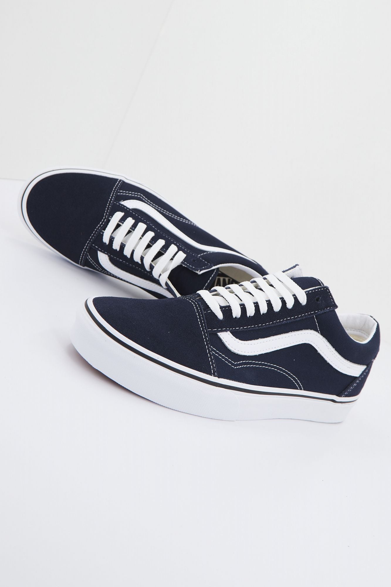 VANS UA OLD SKOOL en color AZUL (3)