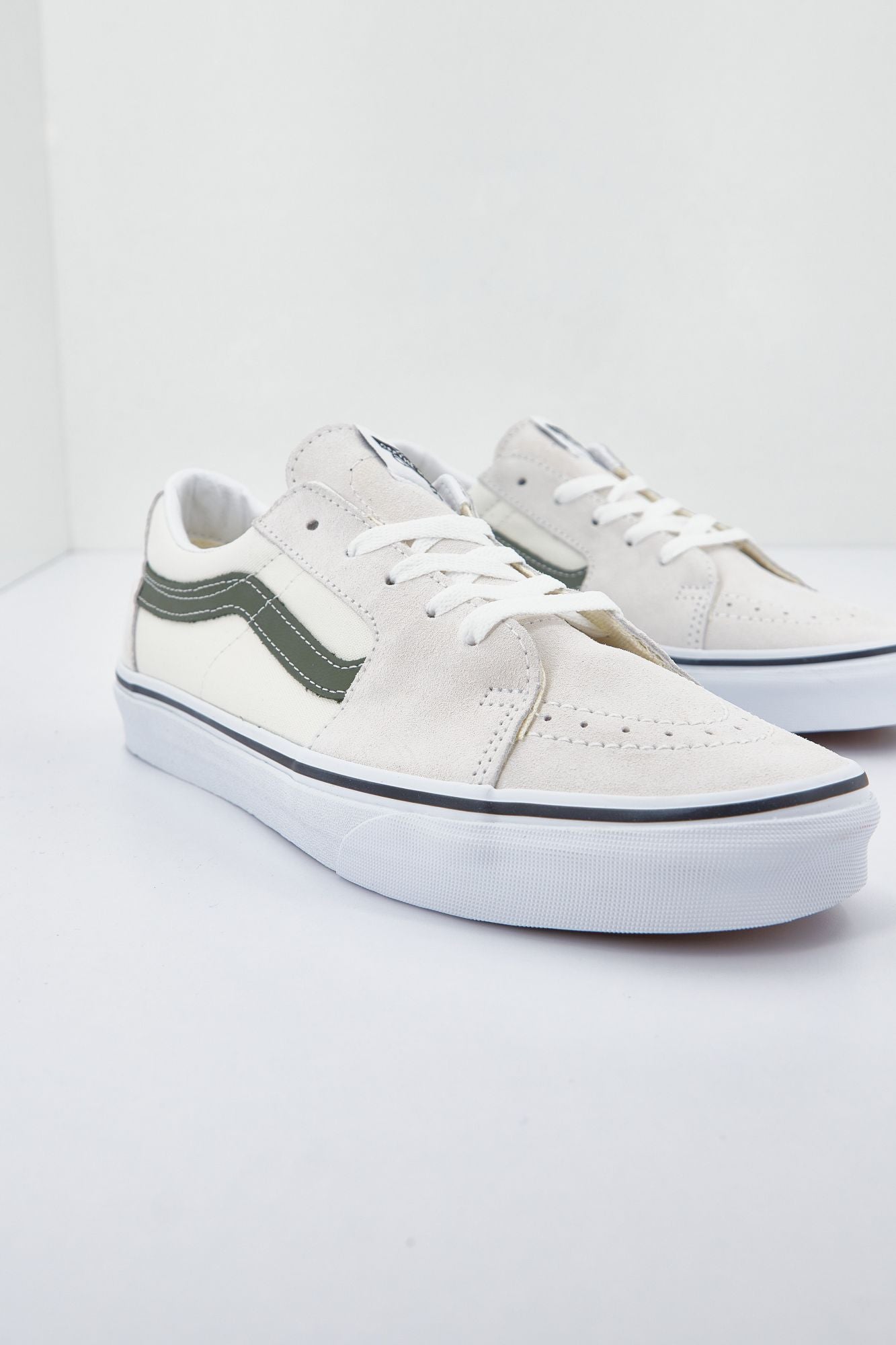 VANS UA SK8-LOW en color BEIS (2)