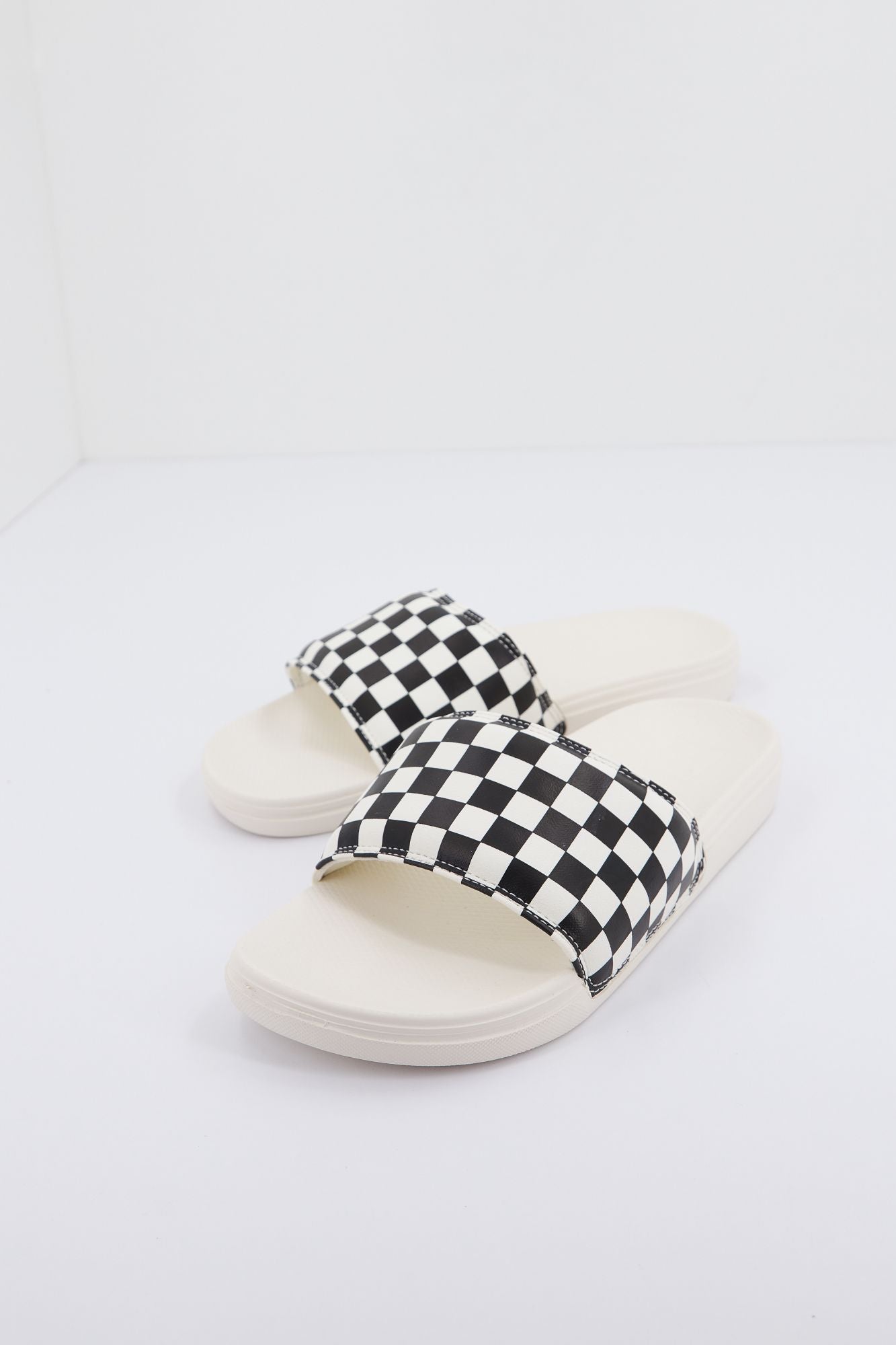 VANS VN0A5HFER6R1 en color BLANCO (3)