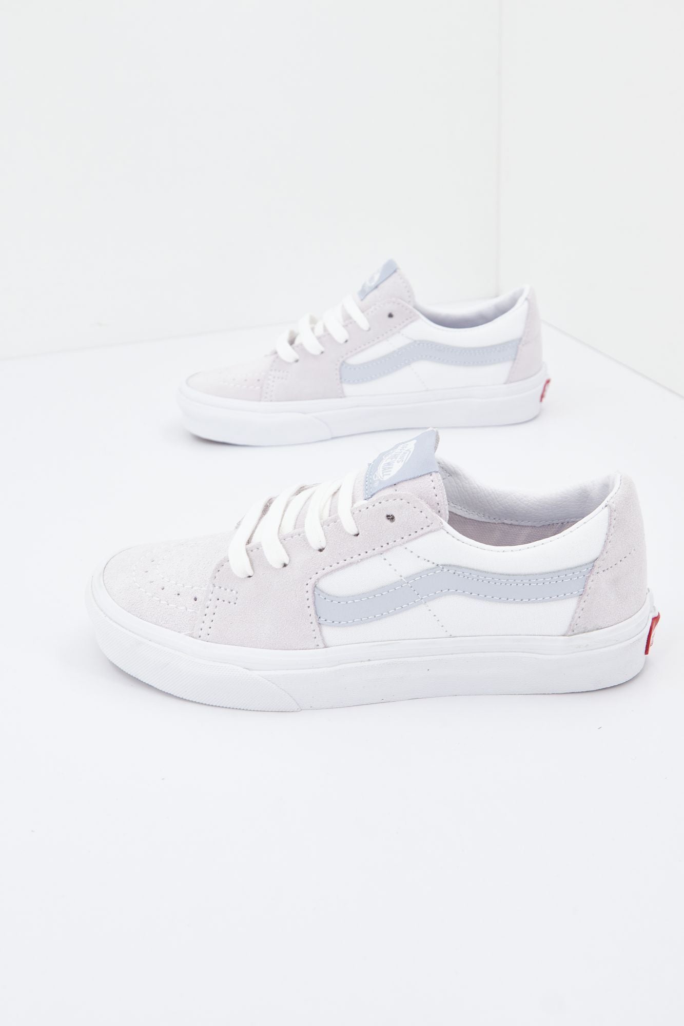 VANS UA SK8-LOW en color BLANCO (1)
