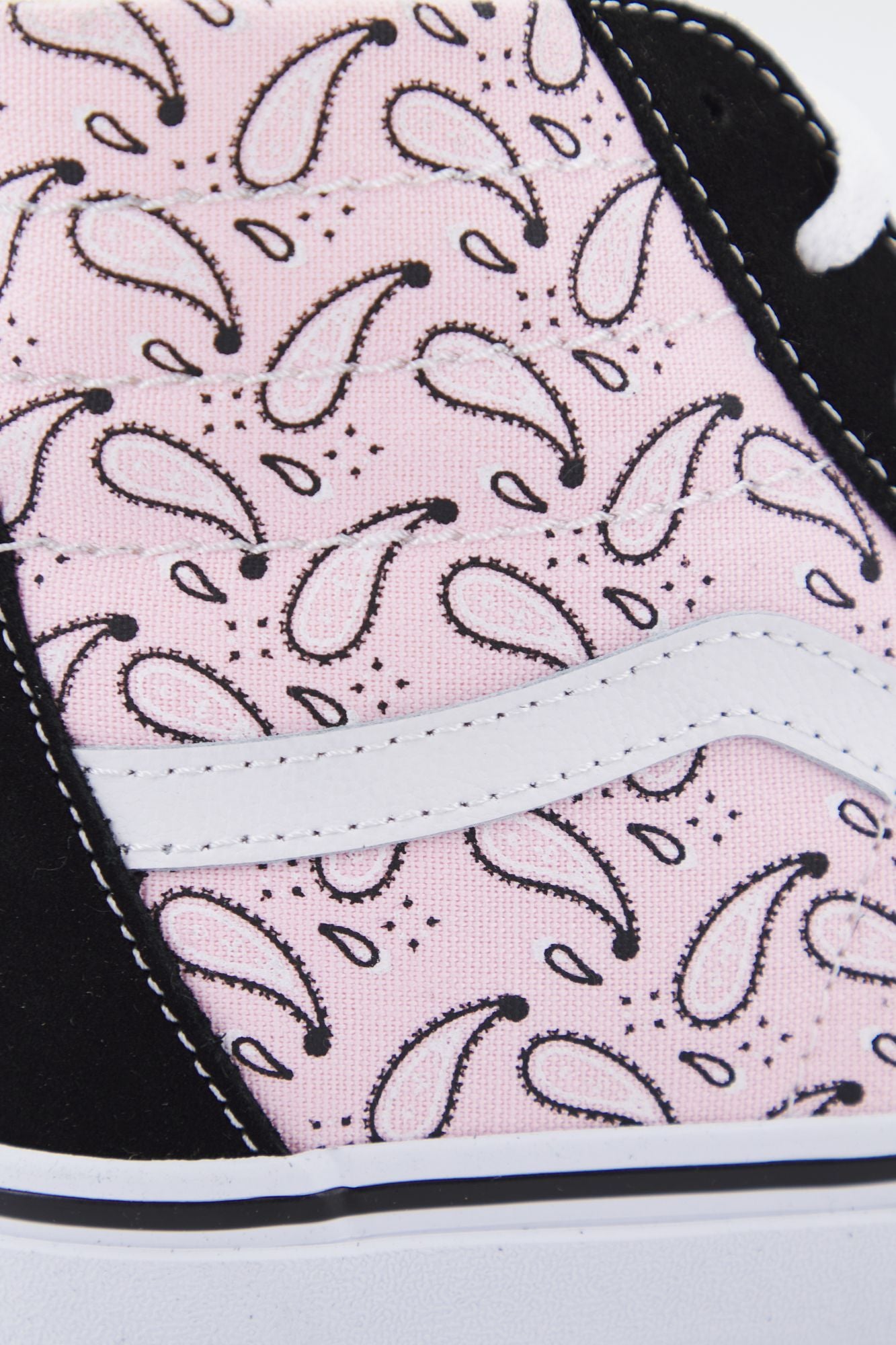 VANS UA SK8-HI en color NEGRO (4)