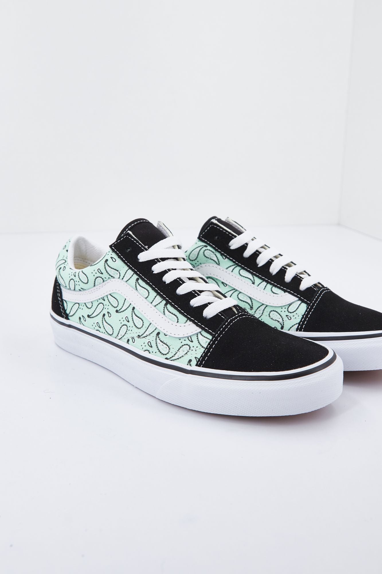 VANS UA OLD SKOOL en color VERDE (1)