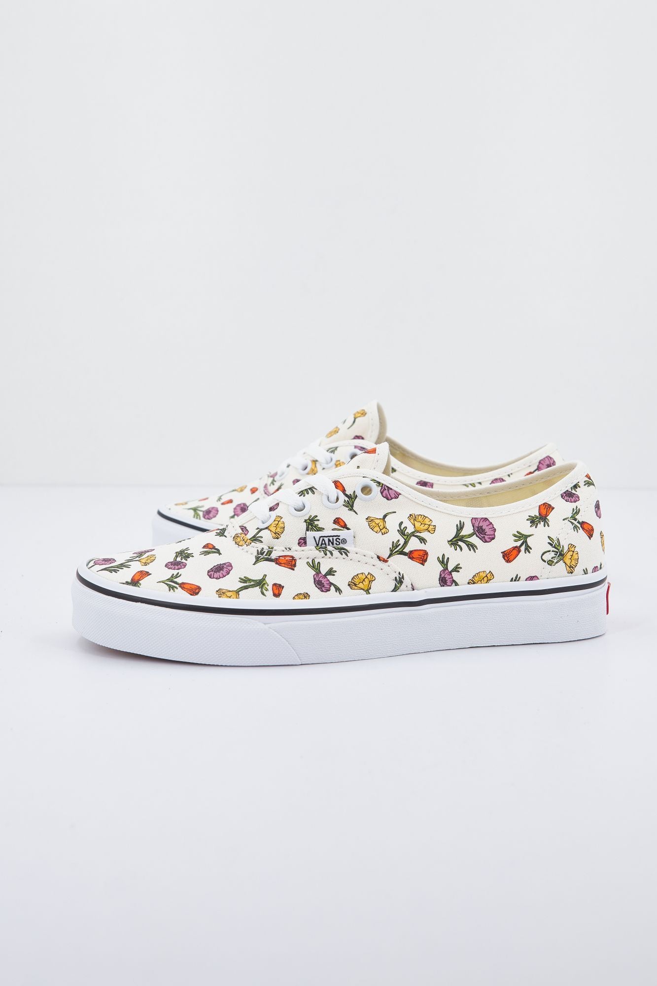 VANS UA AUTHENTIC en color FLORAL (1)