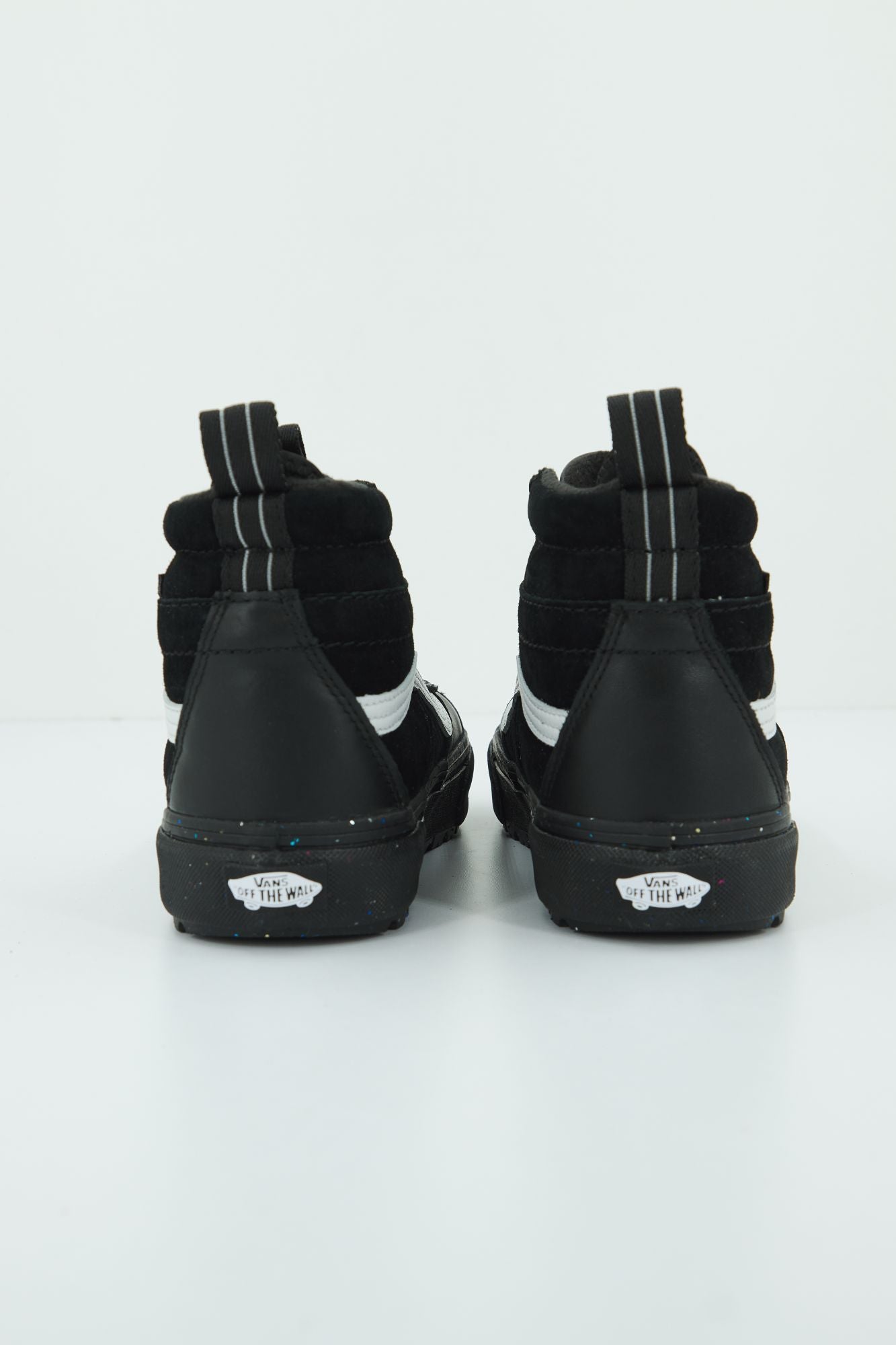 VANS UA SK8-HI MTE-2 en color NEGRO (3)