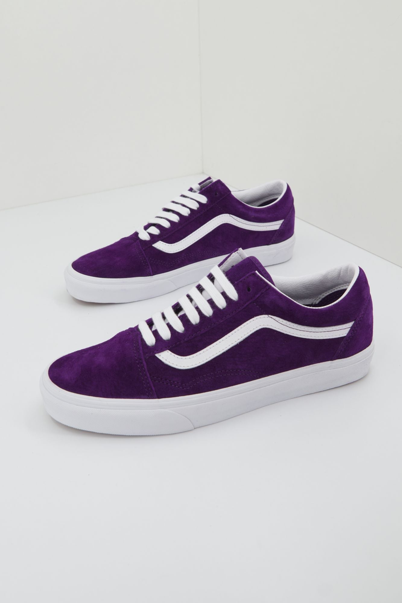 VANS VN0A4BW2BKE1 en color VIOLETA (1)