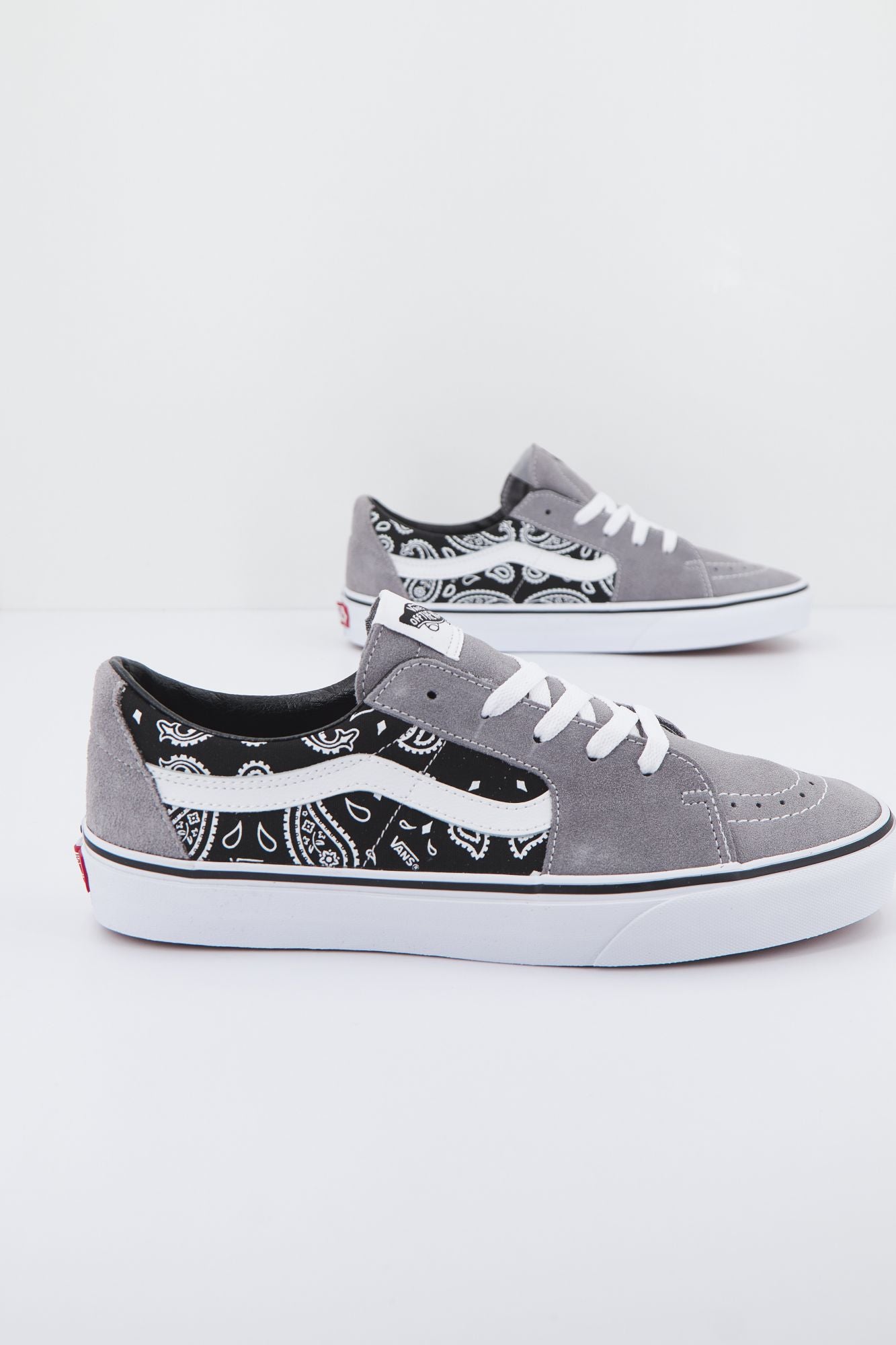 VANS SK8-LOW en color GRIS (2)
