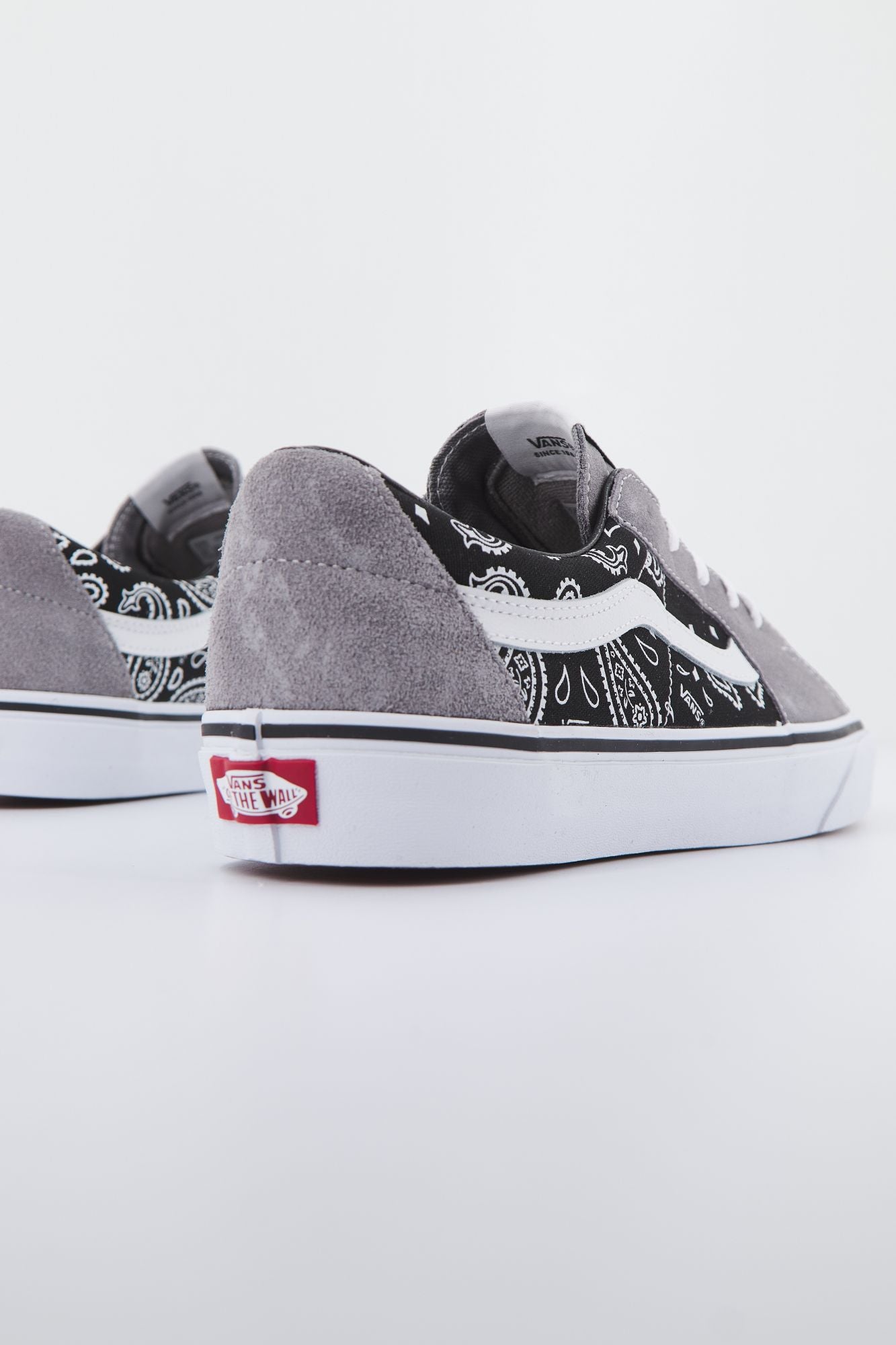 VANS SK8-LOW en color GRIS (3)