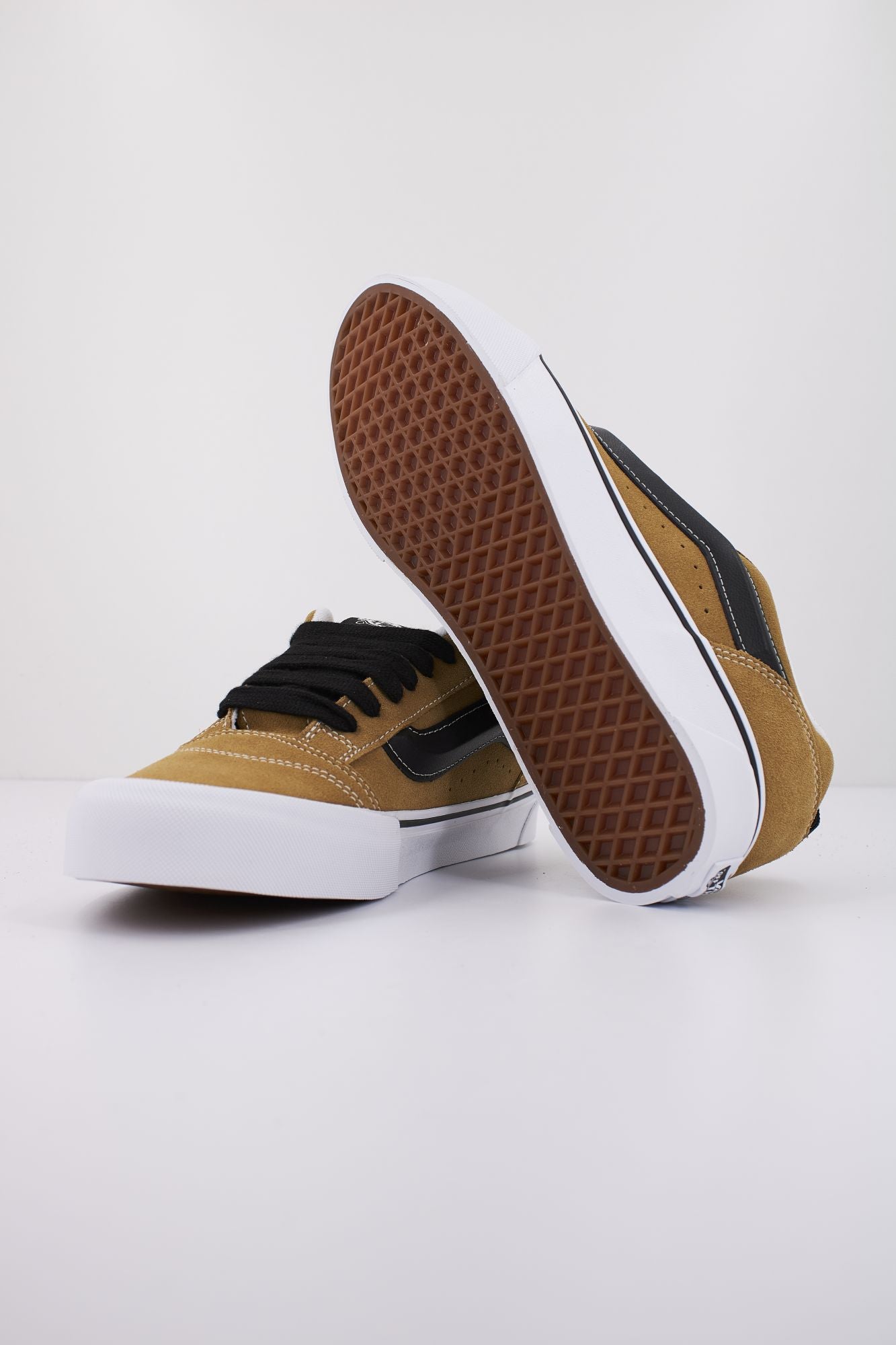 VANS KNU SKOOL en color MARRON CLARO (4)