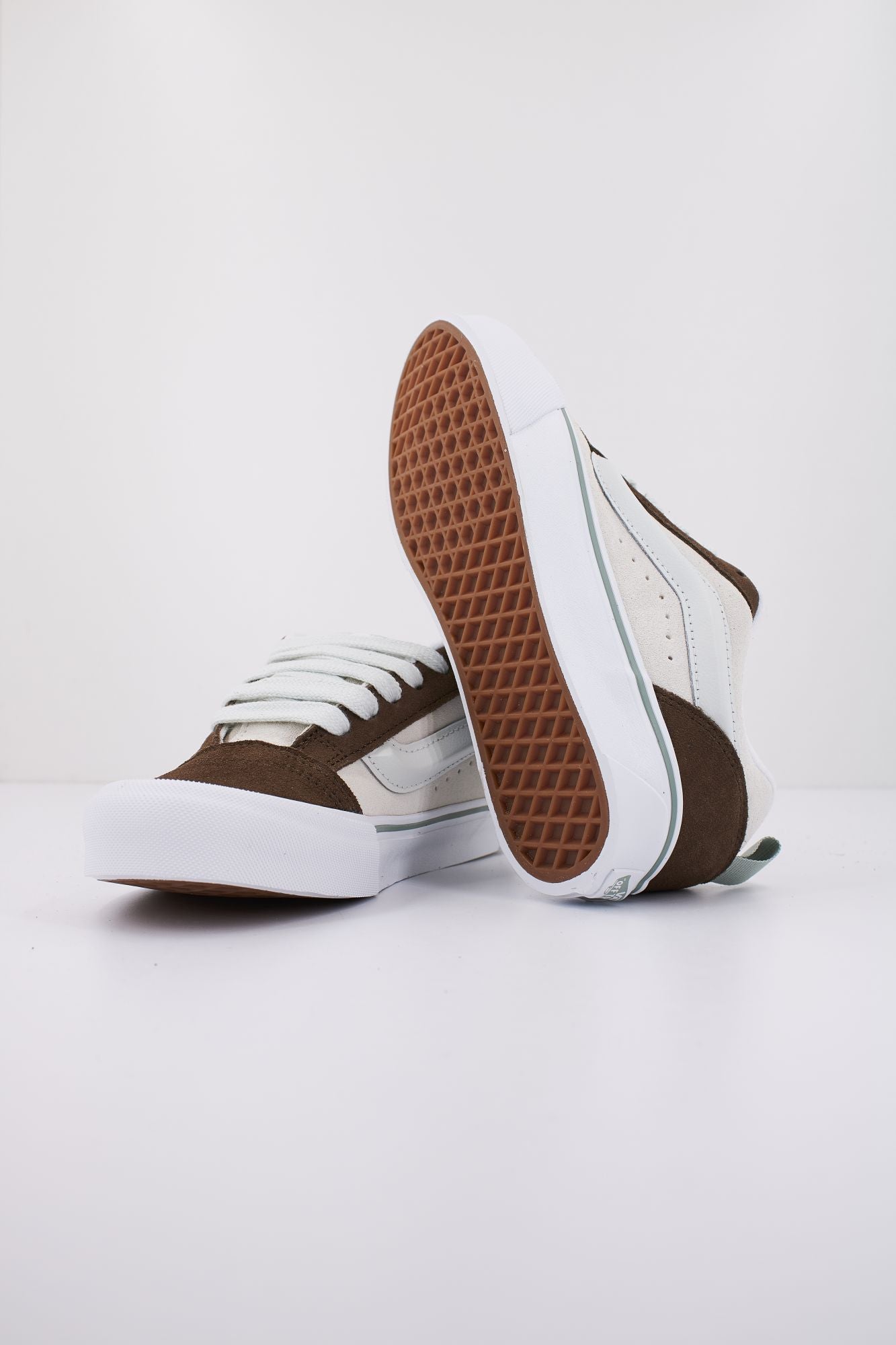 VANS KNU SKOOL en color MARRON (4)