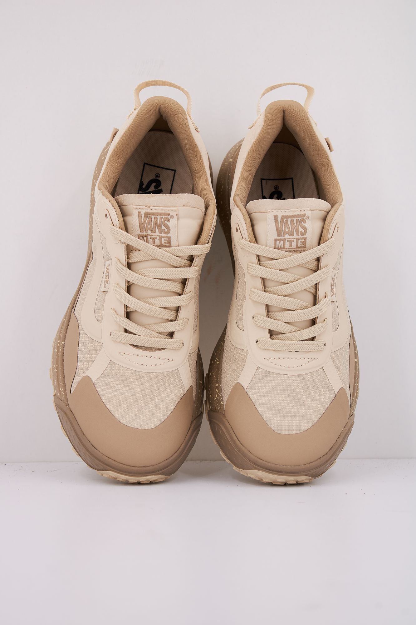 VANS MTE CROSSPATH en color BEIS (3)
