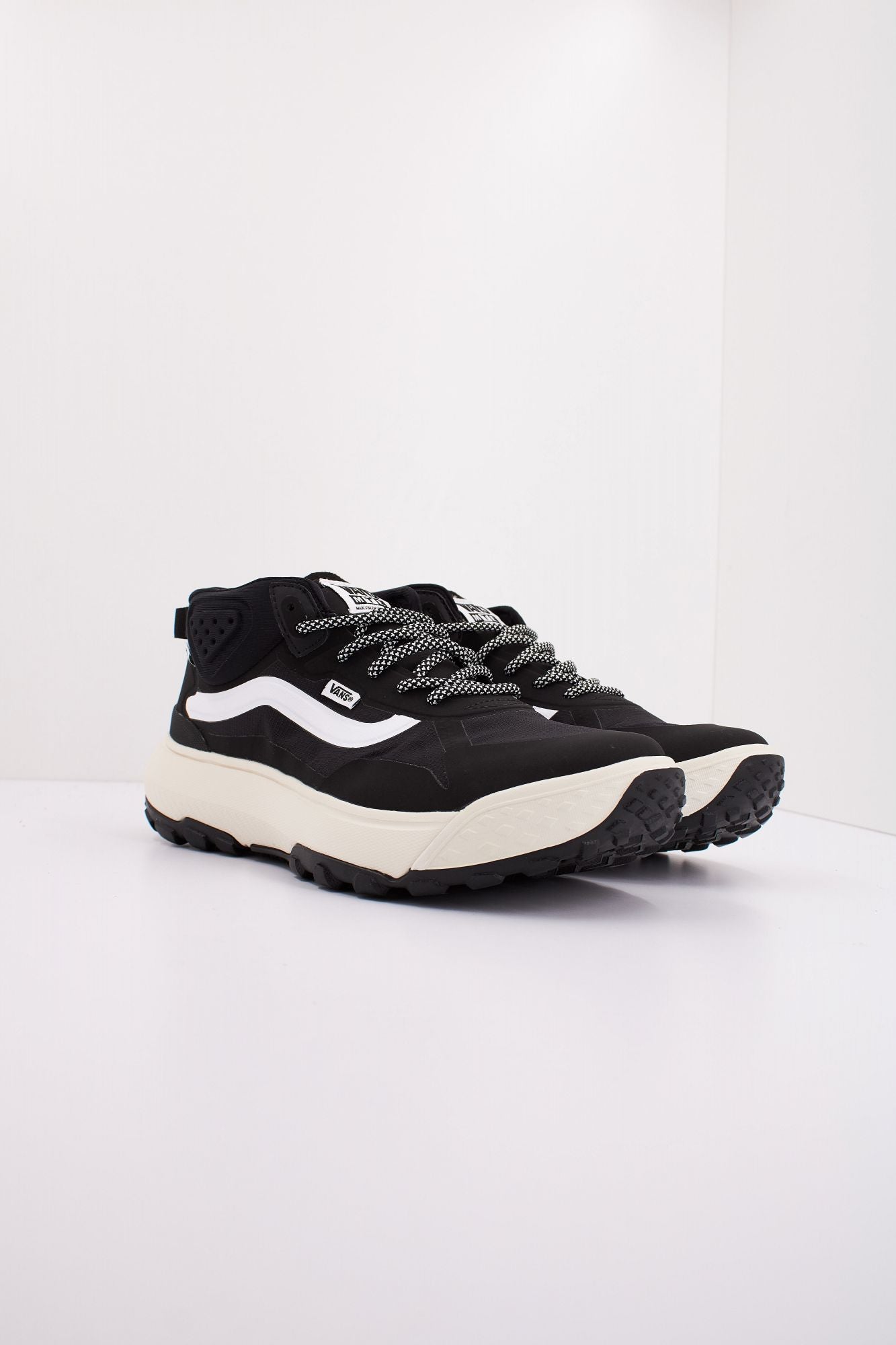 VANS MTE CROSSPATH MID en color NEGRO (2)