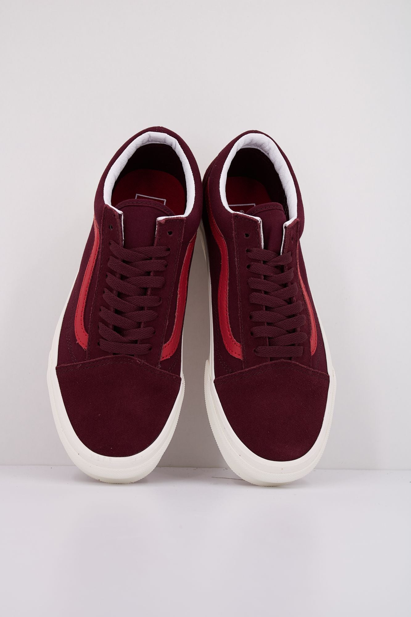 VANS UA OLD SKOOL en color BURDEOS (3)