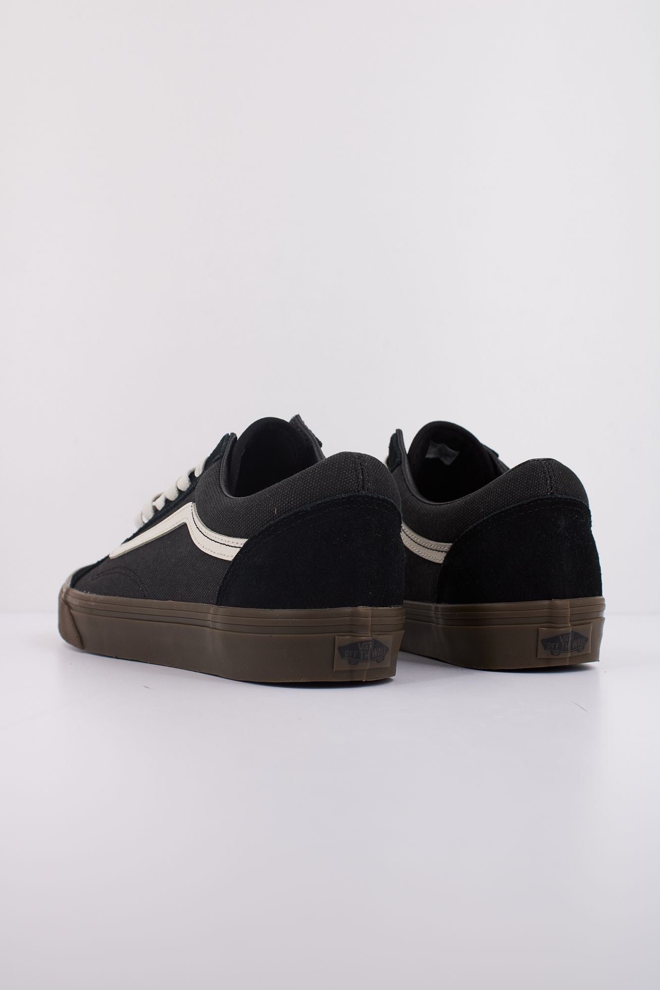 VANS OLD SKOOL en color NEGRO (4)