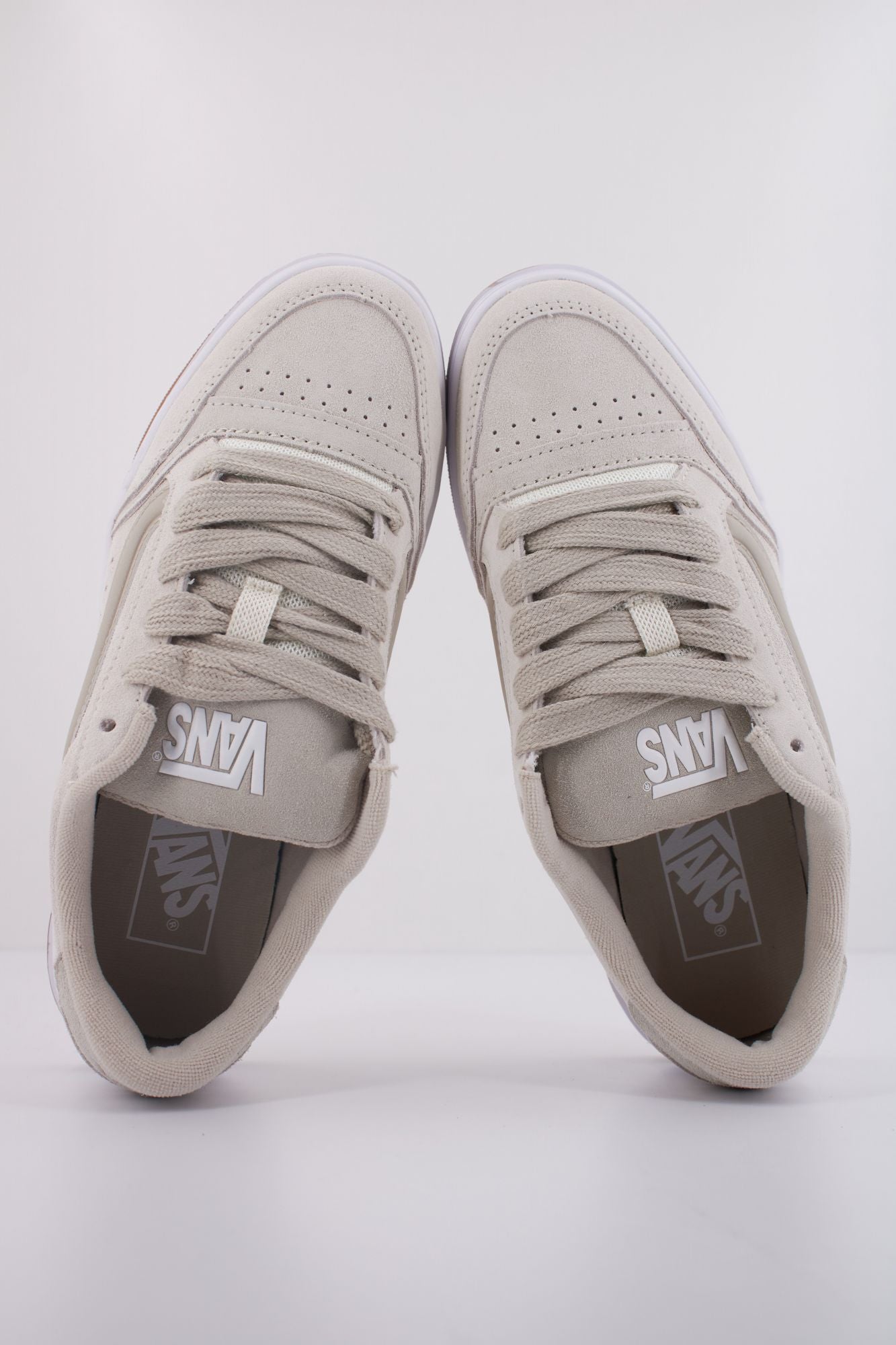 VANS HYLANE en color MARRON CLARO (3)