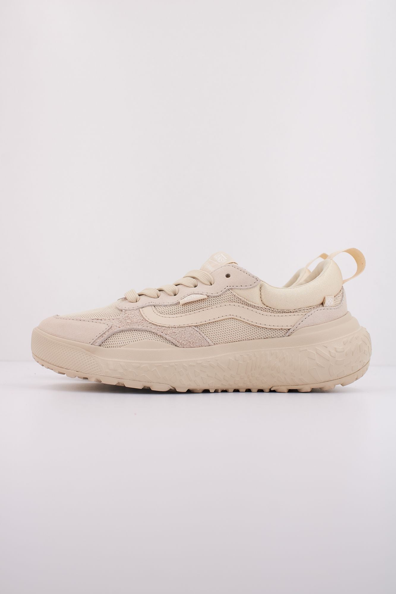 VANS MTE ULTRARANGE NEO VR3 en color BEIS (1)