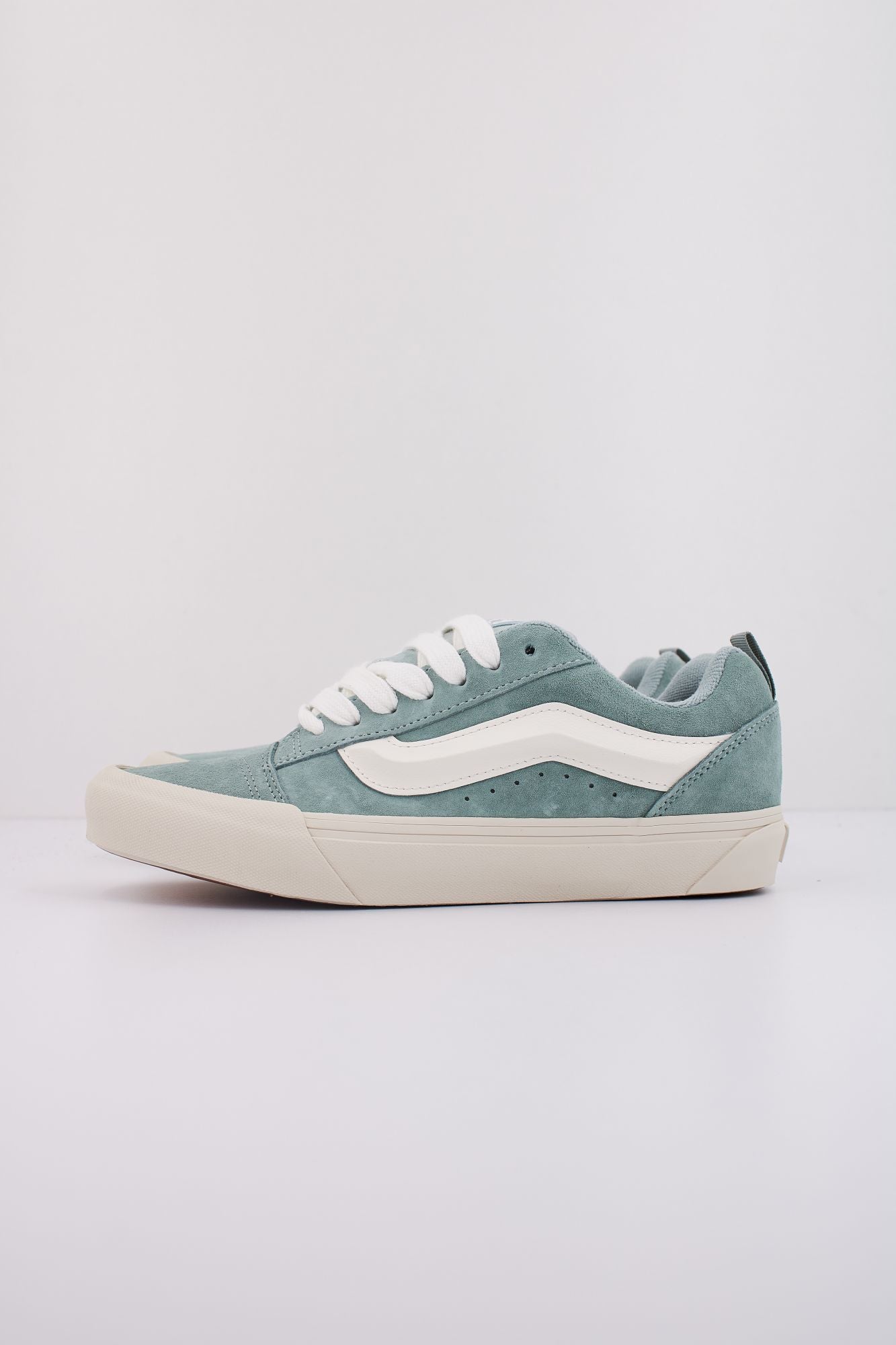 VANS KNU SKOOL PIG SUEDE en color VERDE (1)