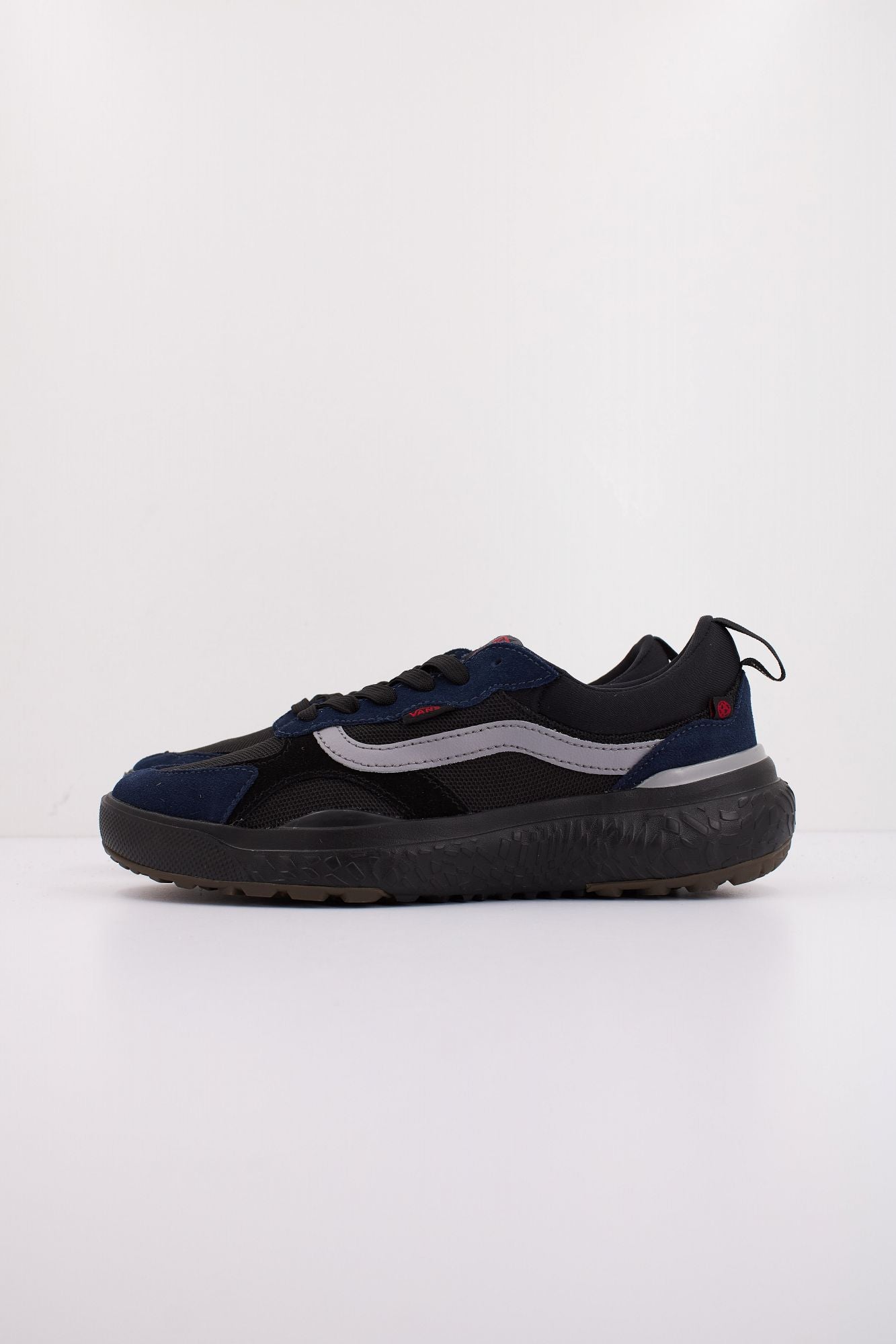 VANS MTE ULTRARANGE NEO VR3 en color AZUL (1)