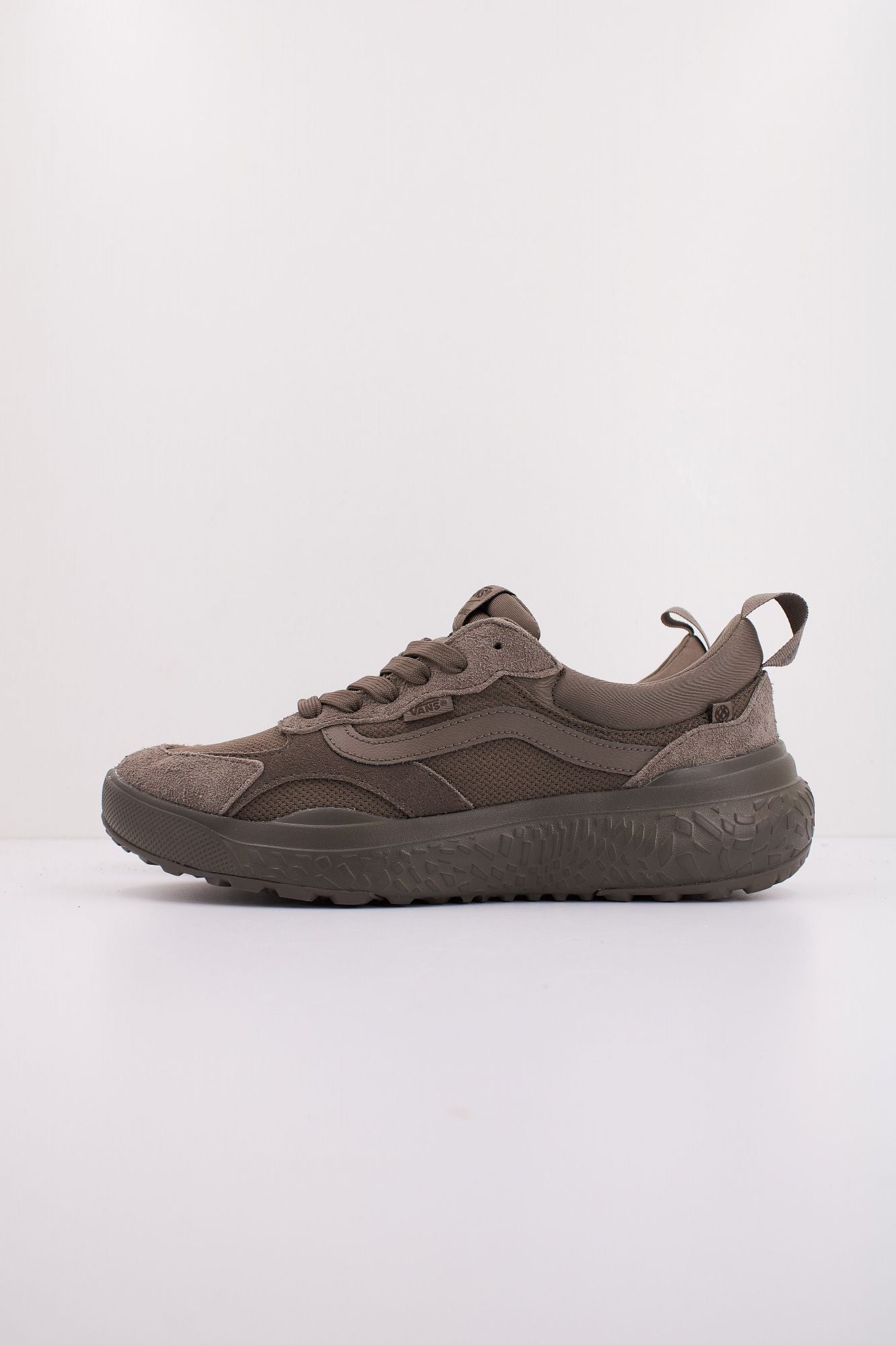 VANS MTE ULTRARANGE NEO VR3 en color MARRON (1)