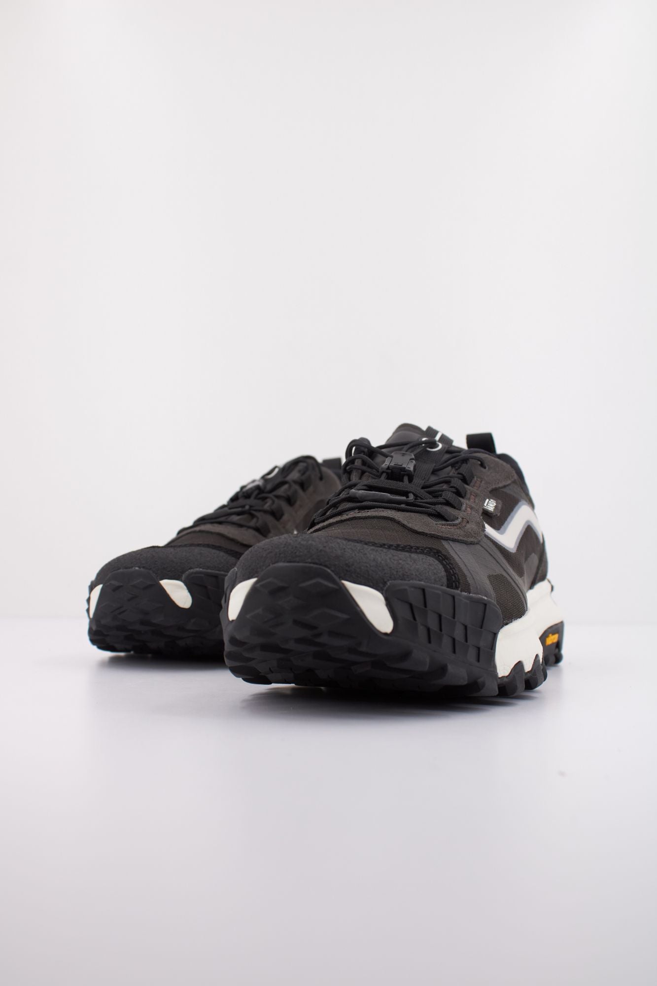 VANS MTE CROSSPATH XC en color NEGRO (2)