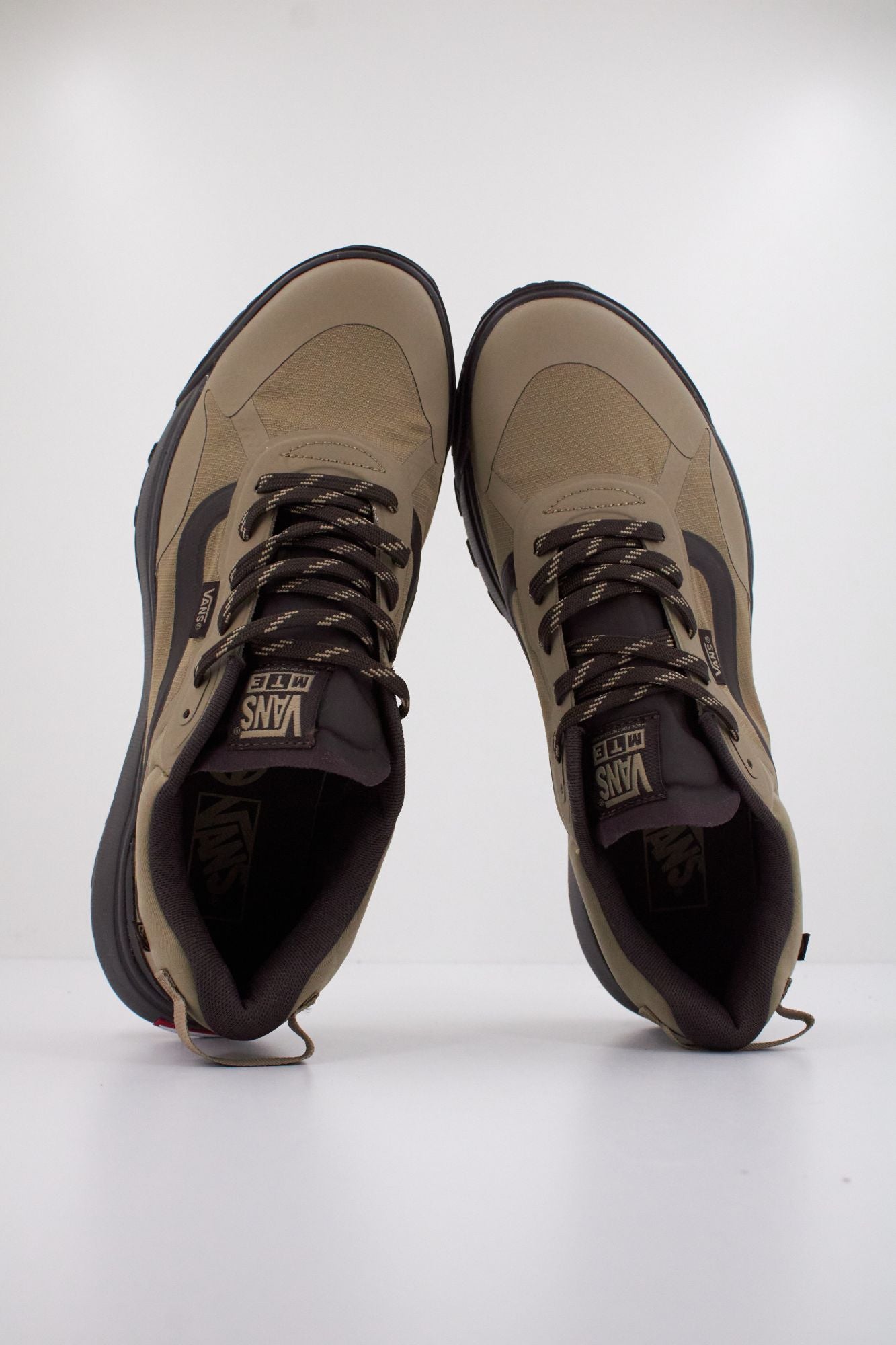 VANS MTE CROSSPATH en color MARRON CLARO (3)