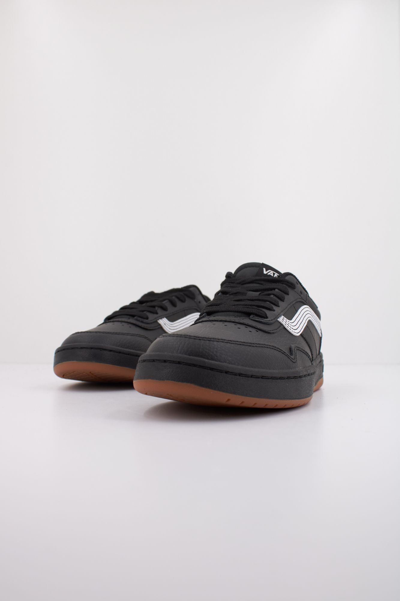 VANS CRUZE 3.0 STIT en color NEGRO (2)