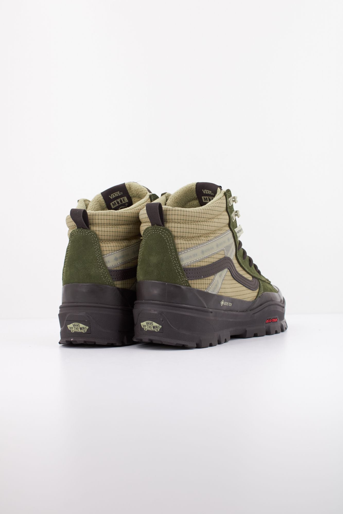 VANS MTE SK8-HI GORE-TEX IN en color VERDE (4)