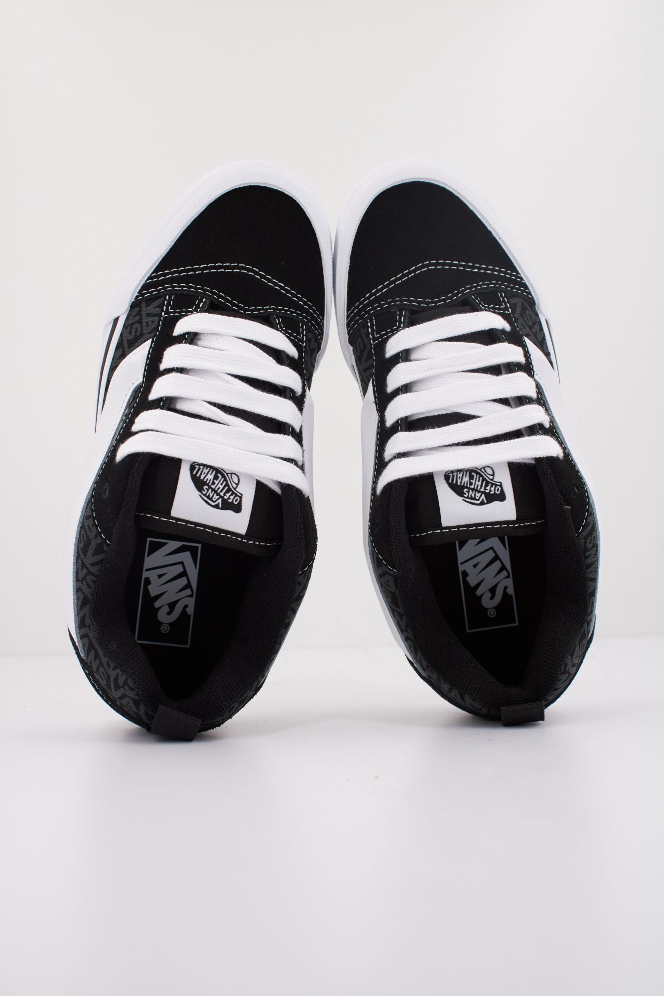 VANS KNU SKOOL en color NEGRO (3)
