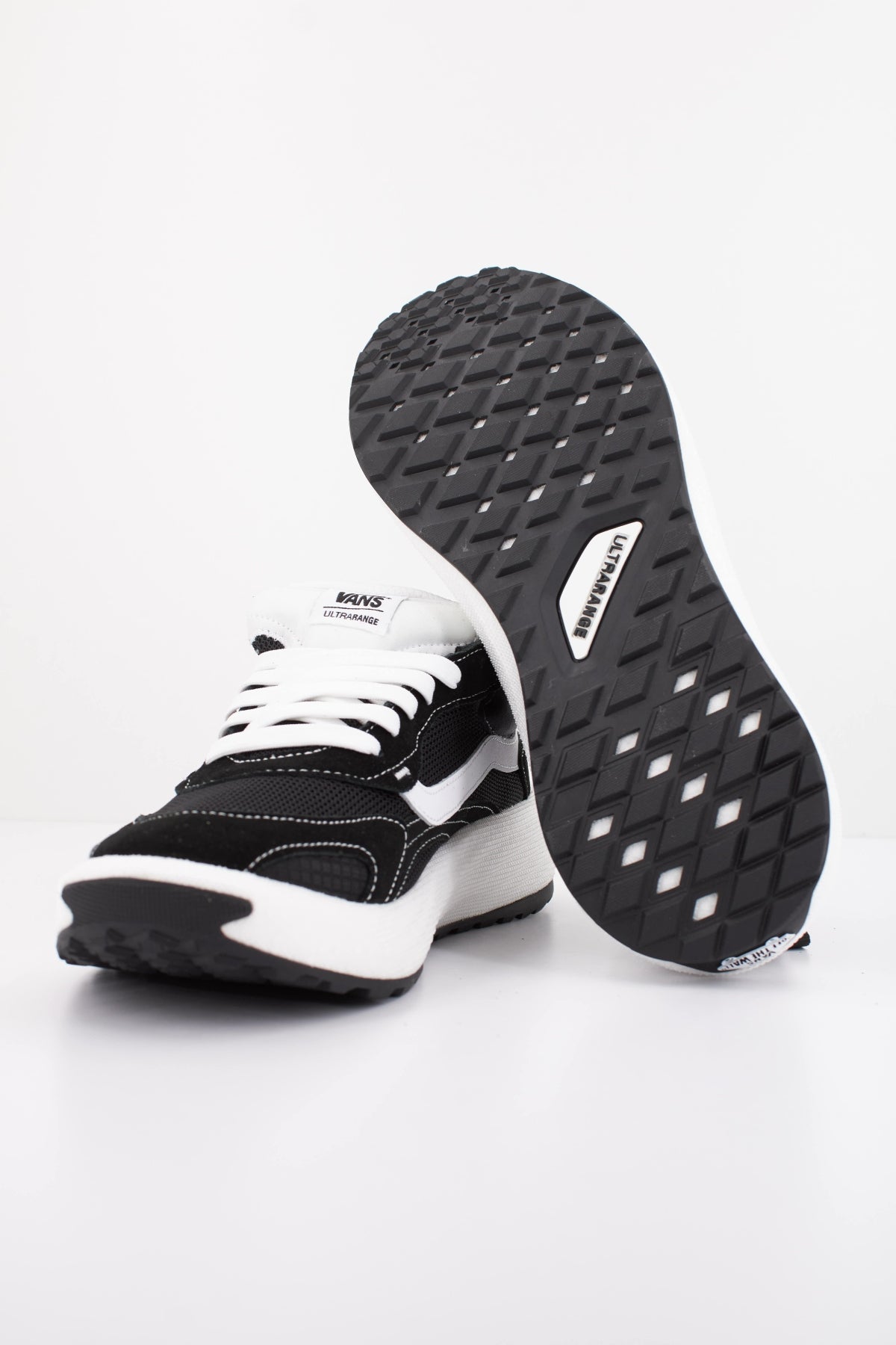 VANS ULTRARANGE NEO 2.0 en color NEGRO (5)