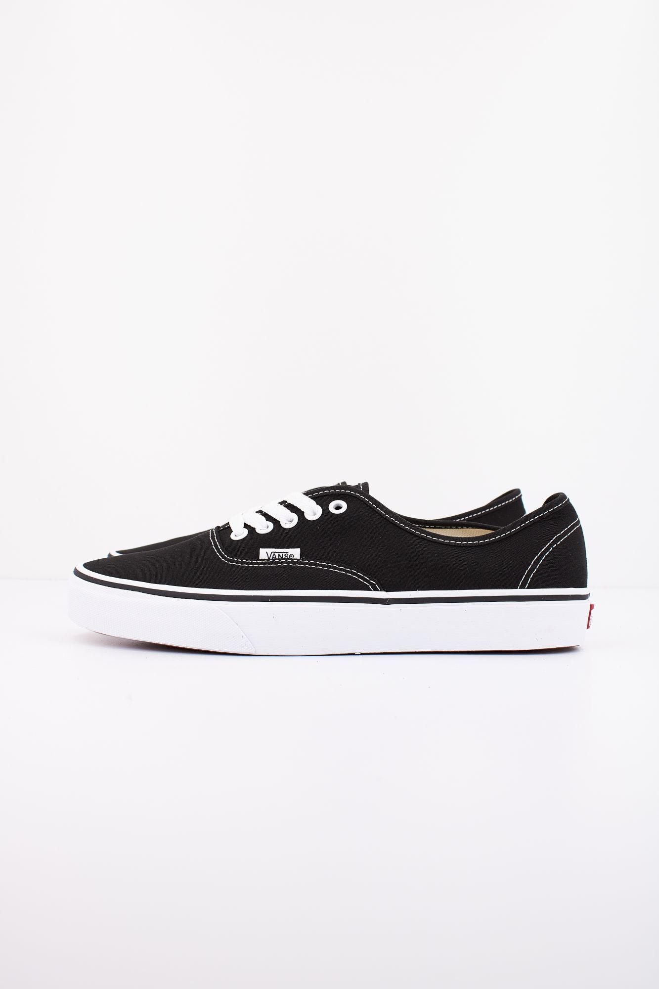 VANS AUTHENTIC en color NEGRO (1)