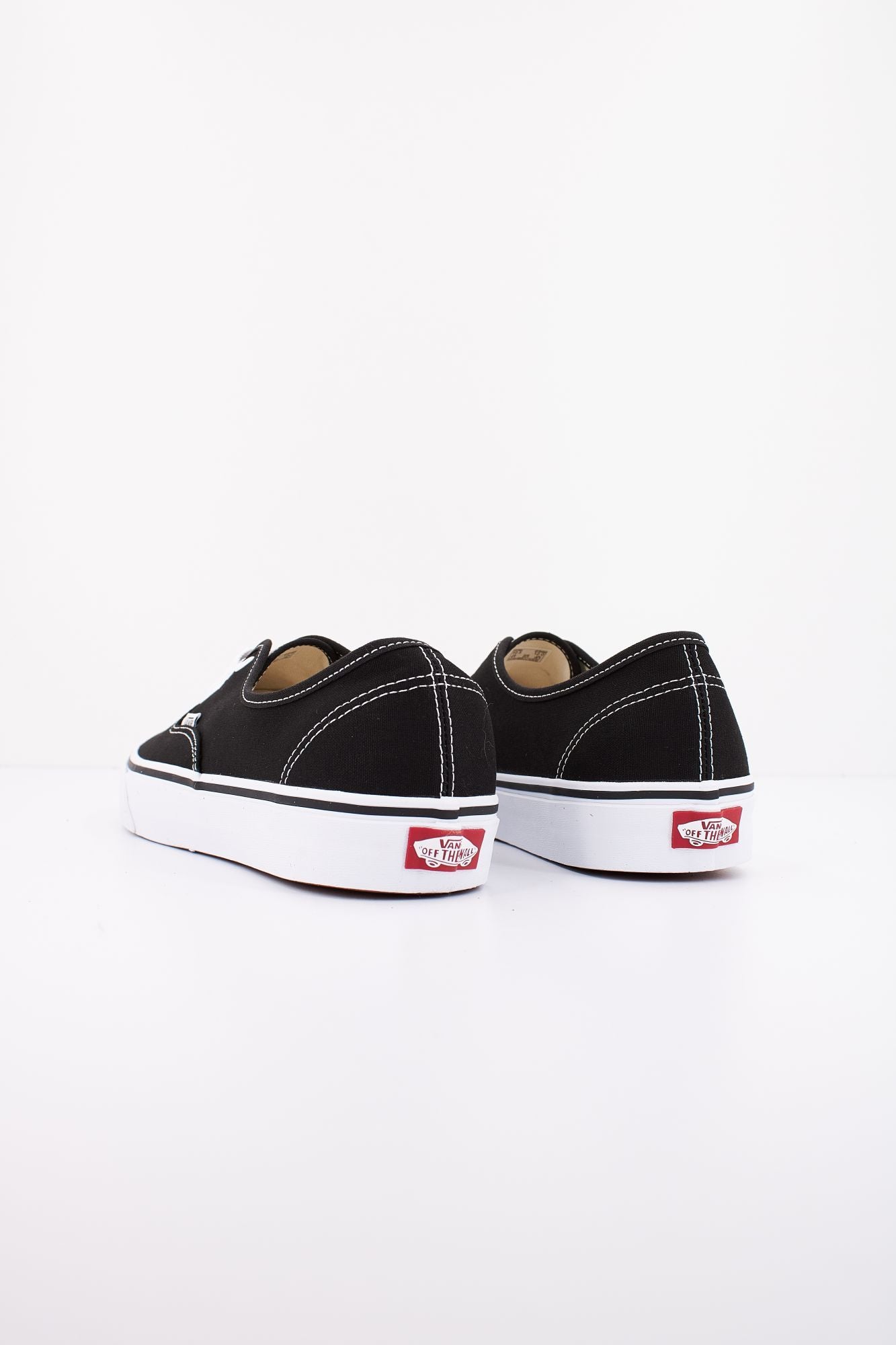 VANS AUTHENTIC en color NEGRO (3)