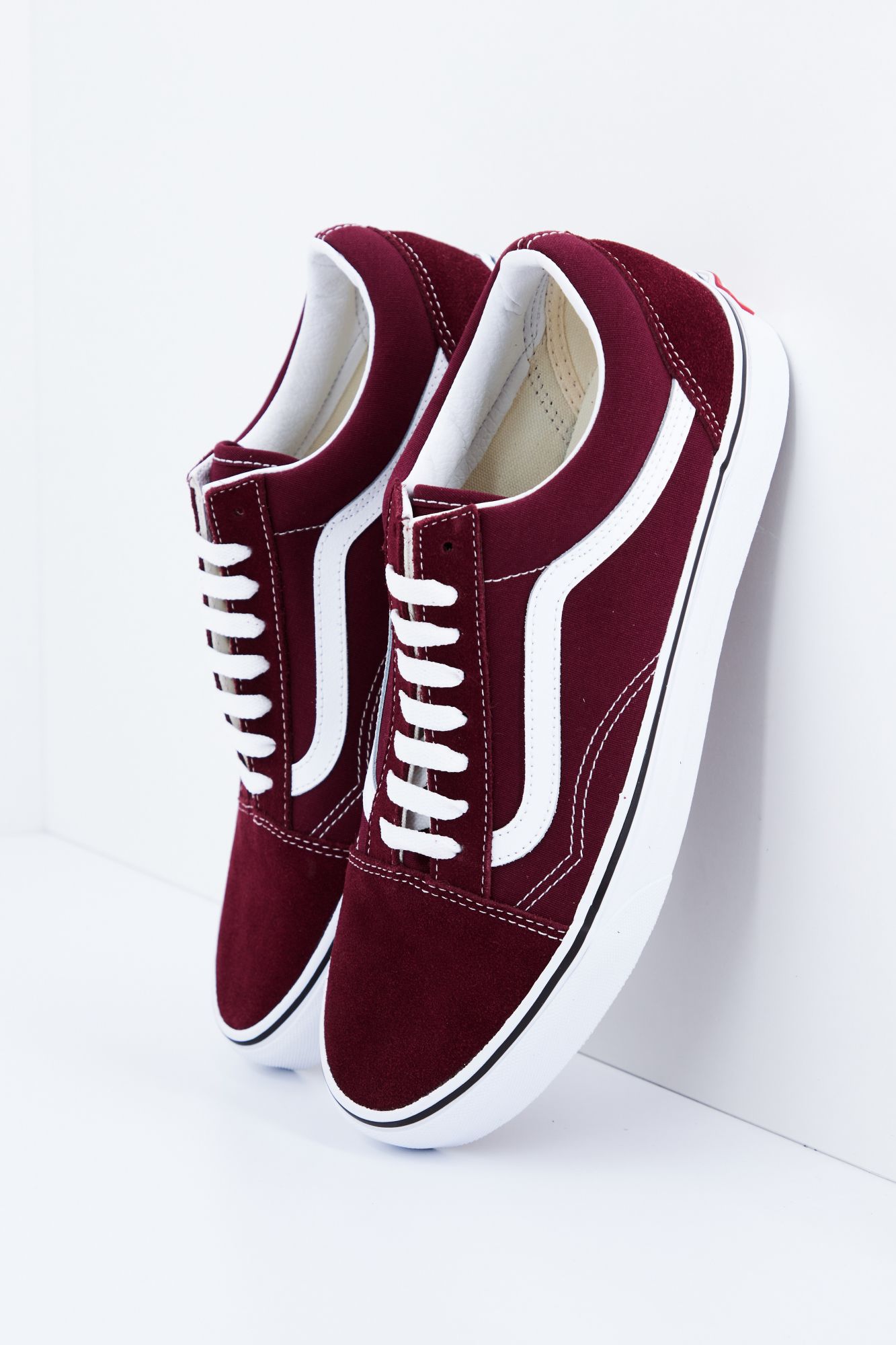 VANS VN0A38G15U71 en color BURDEOS (1)