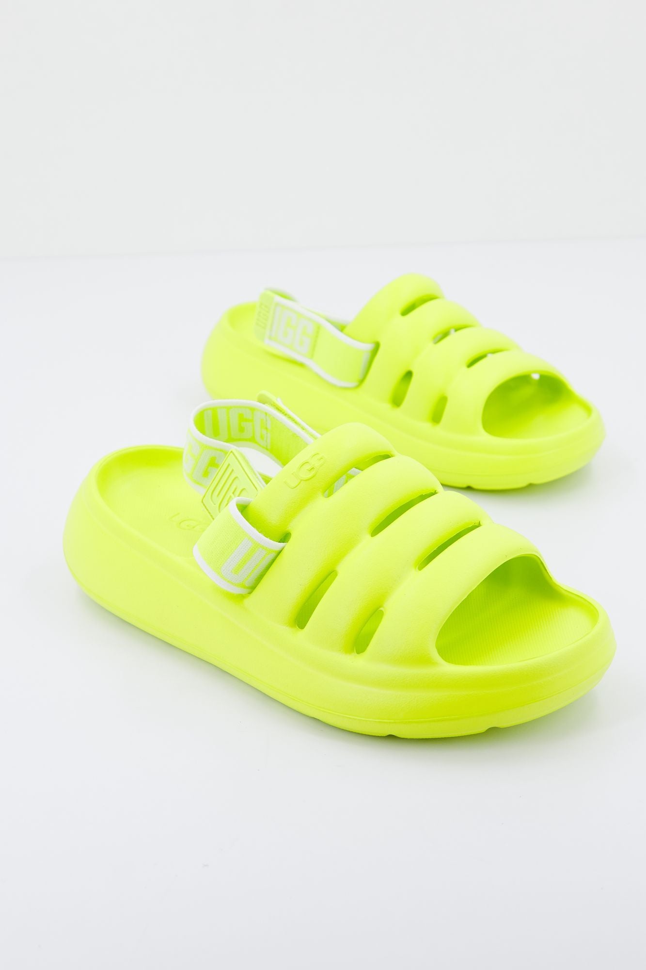UGG 1126811U en color VERDE (2)