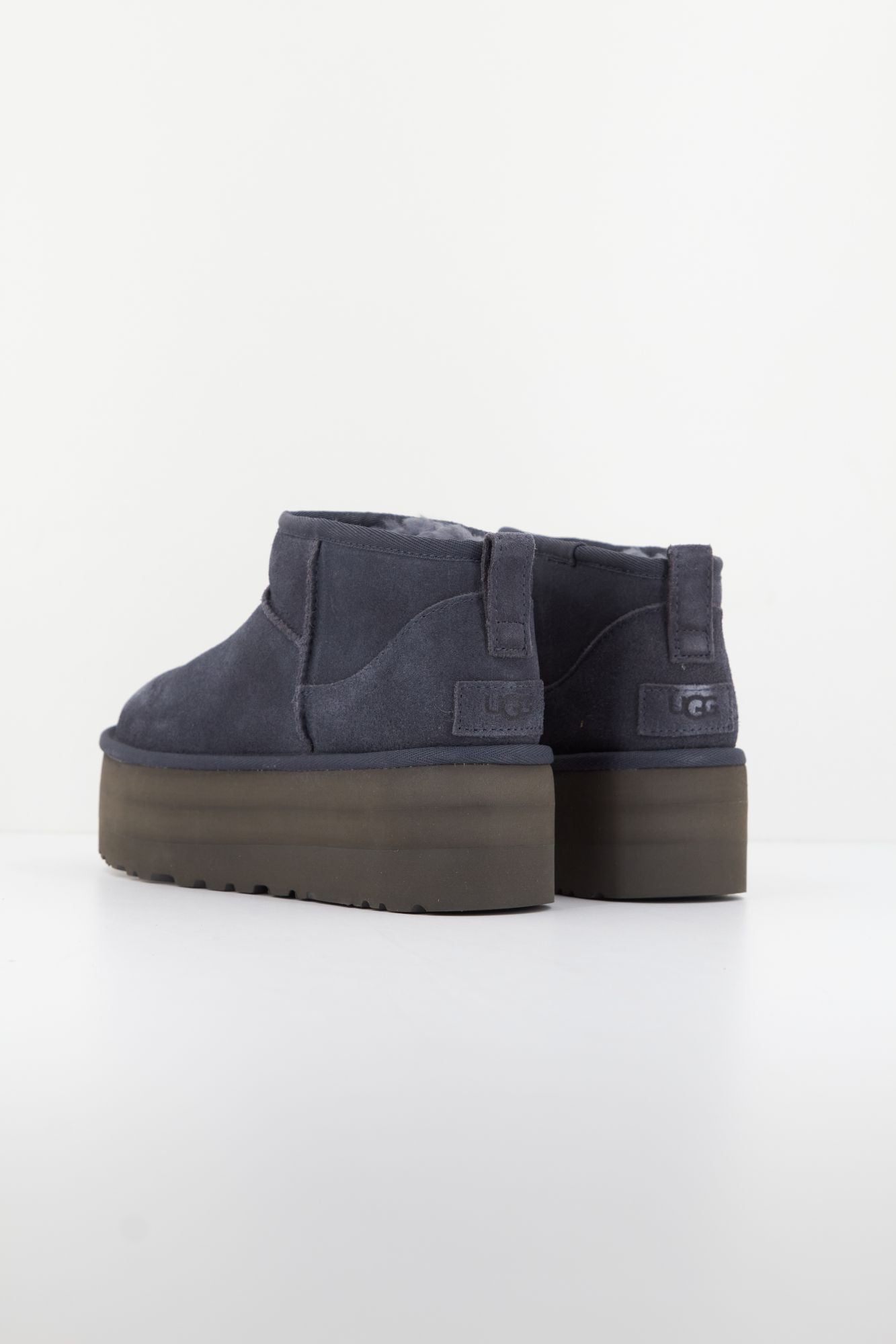 UGG W CLASSIC ULTRA MINI PLATFORM en color AZUL (3)
