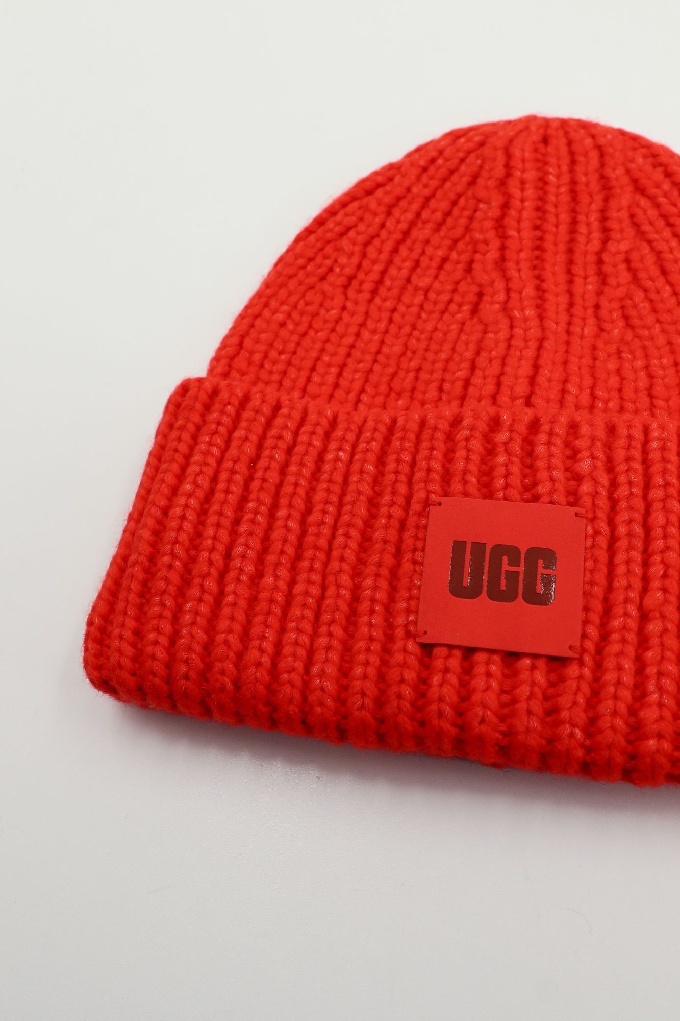 UGG CHUNKY RIB KNIT SCARF en color ROJO (4)