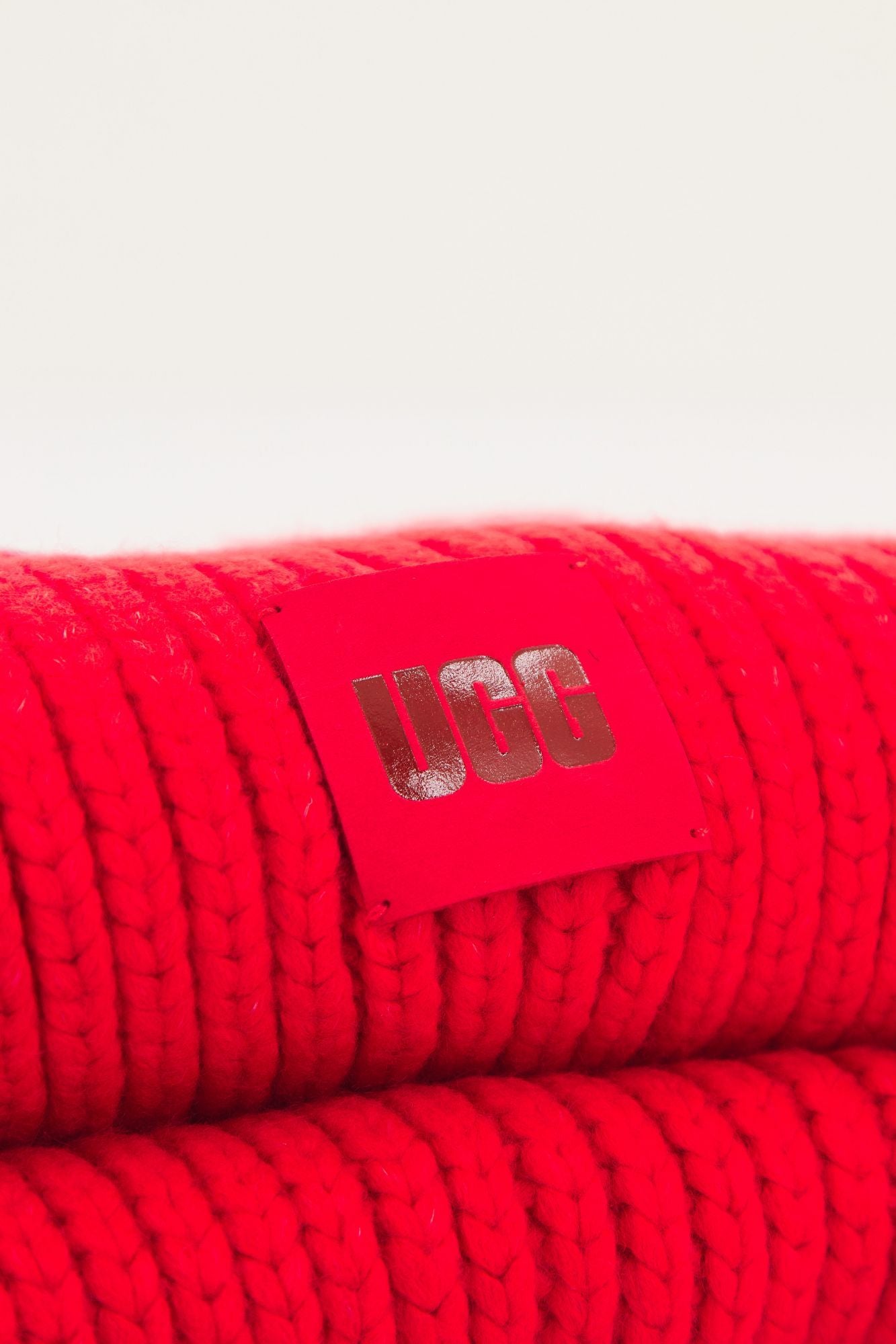 UGG CHUNKY RIB KNIT SCARF en color ROJO (4)