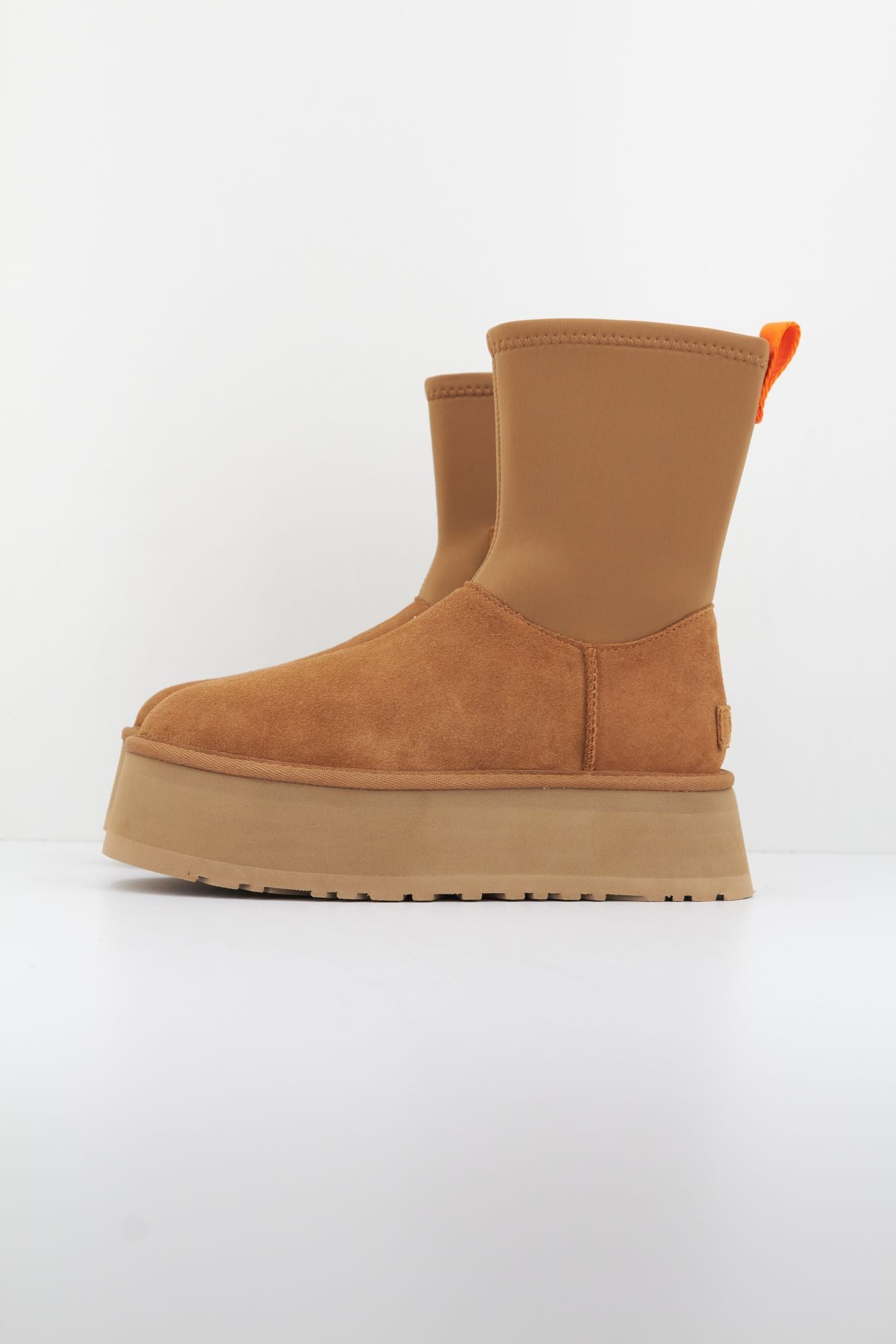 UGG W CLASSIC DIPPER en color MARRON (1)