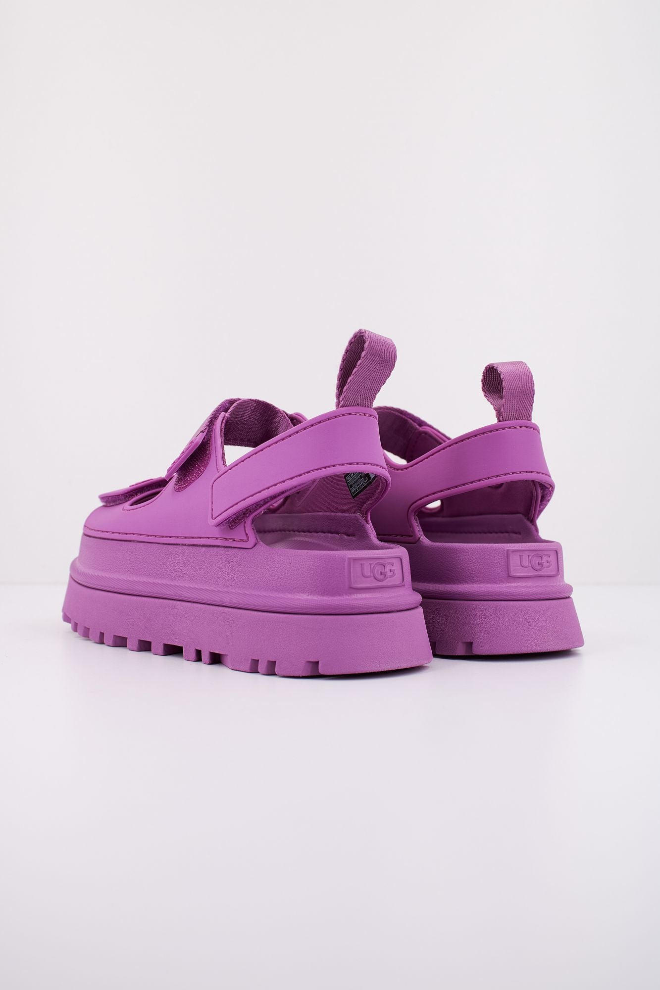 UGG W GOLDENGLOW en color VIOLETA (3)