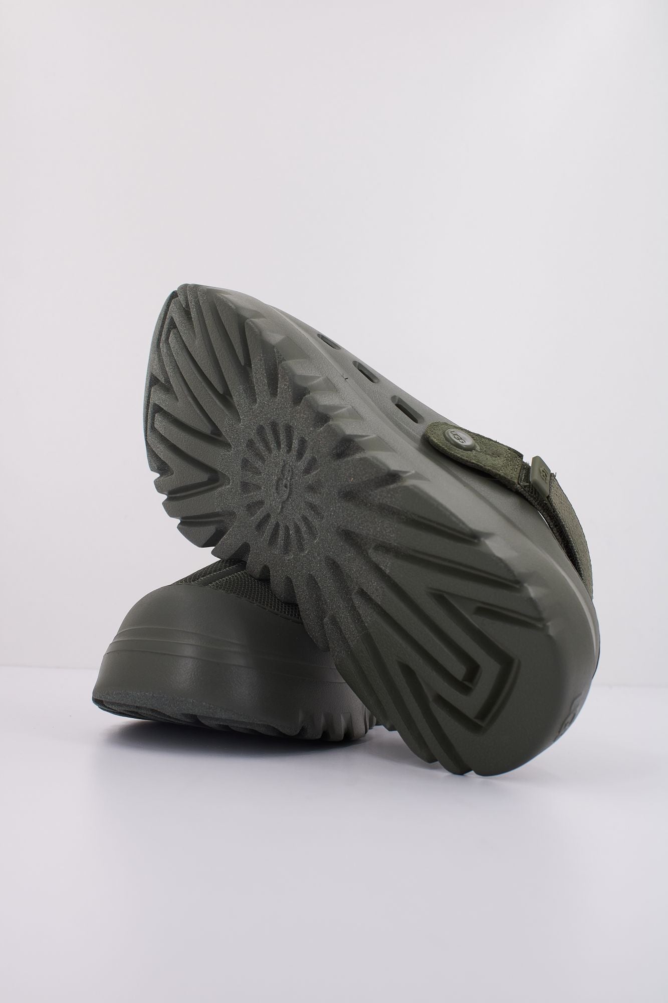 UGG M PEACKMOD en color VERDE (5)