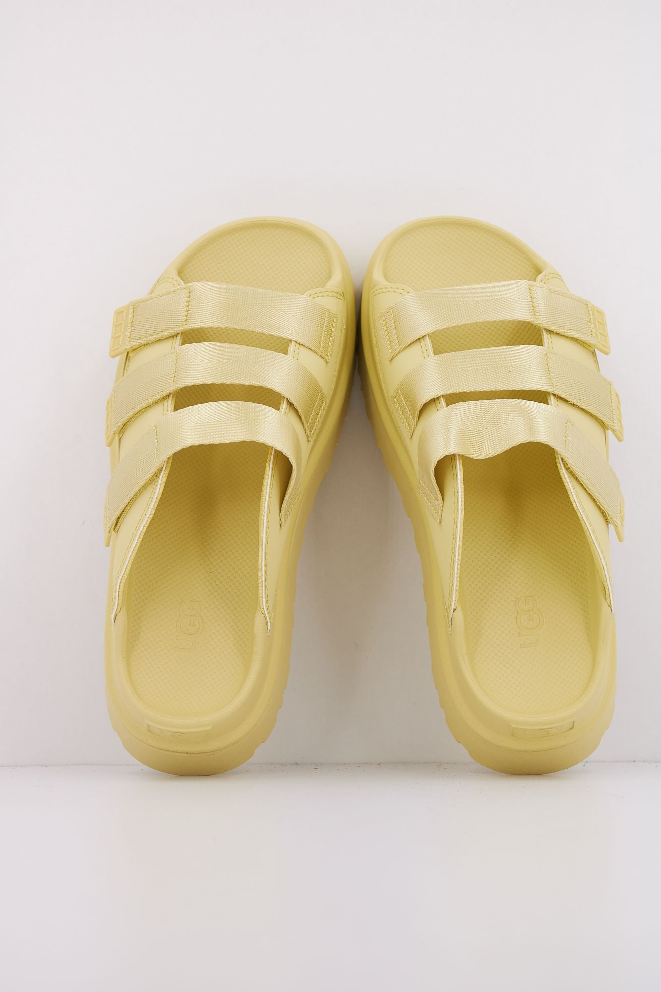 UGG W GOLDEN GLOW SLIDE en color AMARILLO (3)