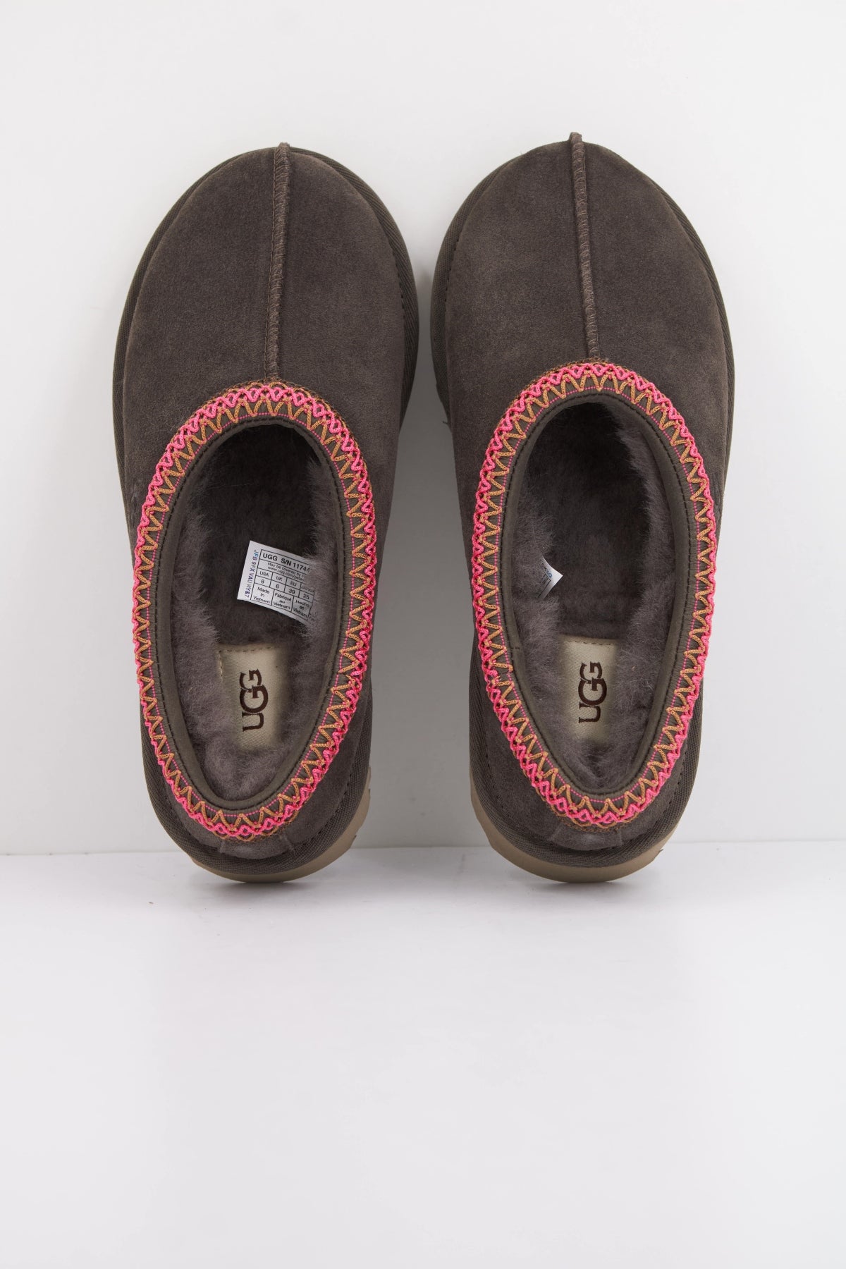 UGG W TASMAN II en color GRIS (3)