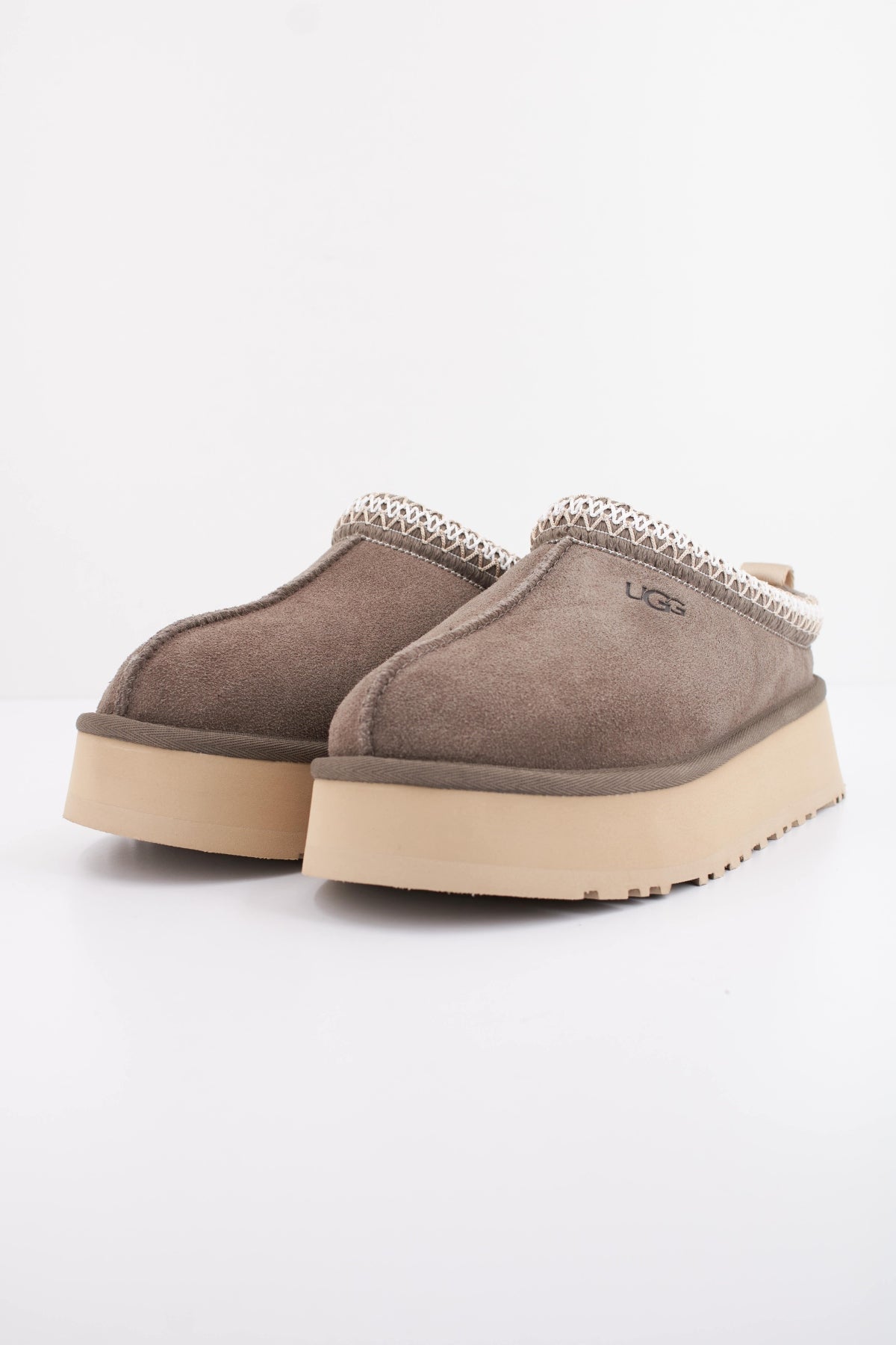 UGG W TAZZ II en color GRIS (2)