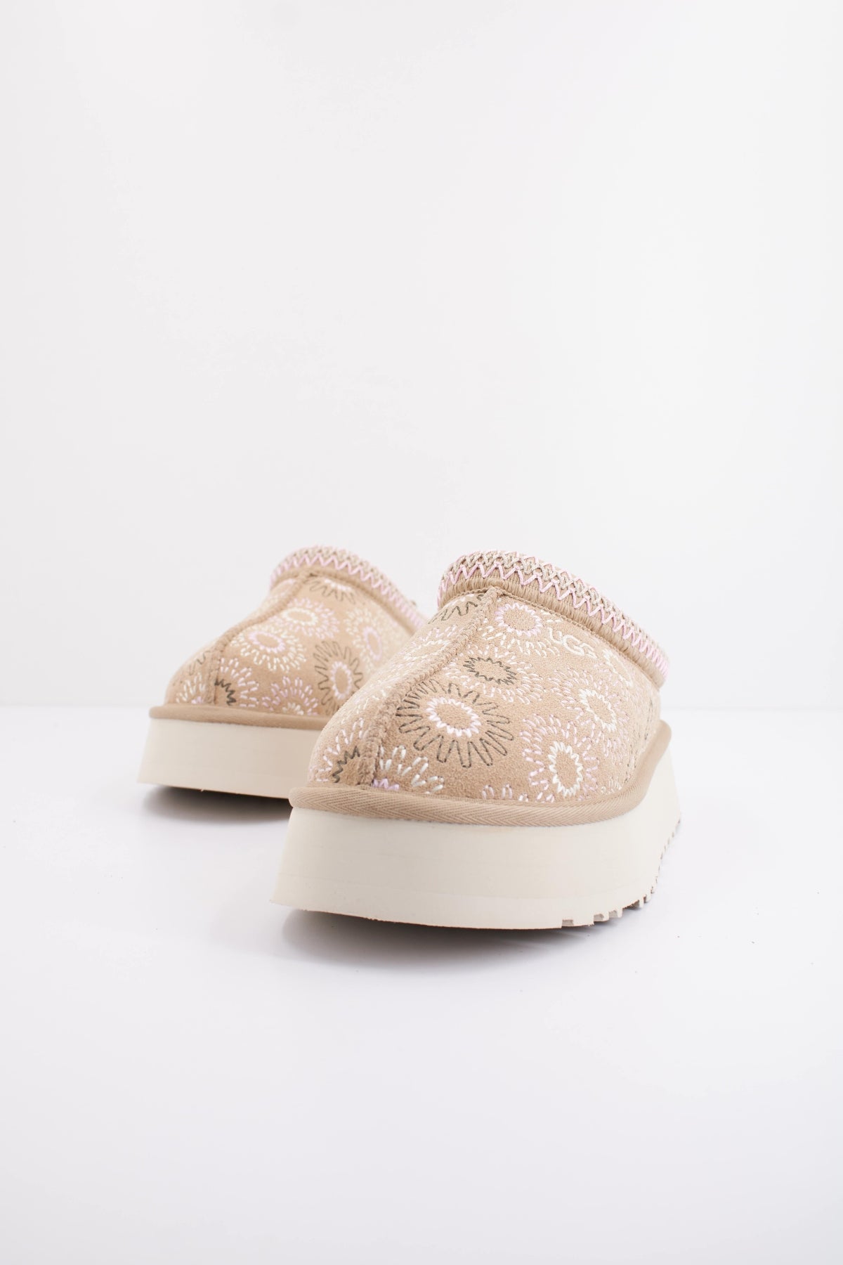 UGG W TAZZ SUN STITCH en color MARRON CLARO (2)
