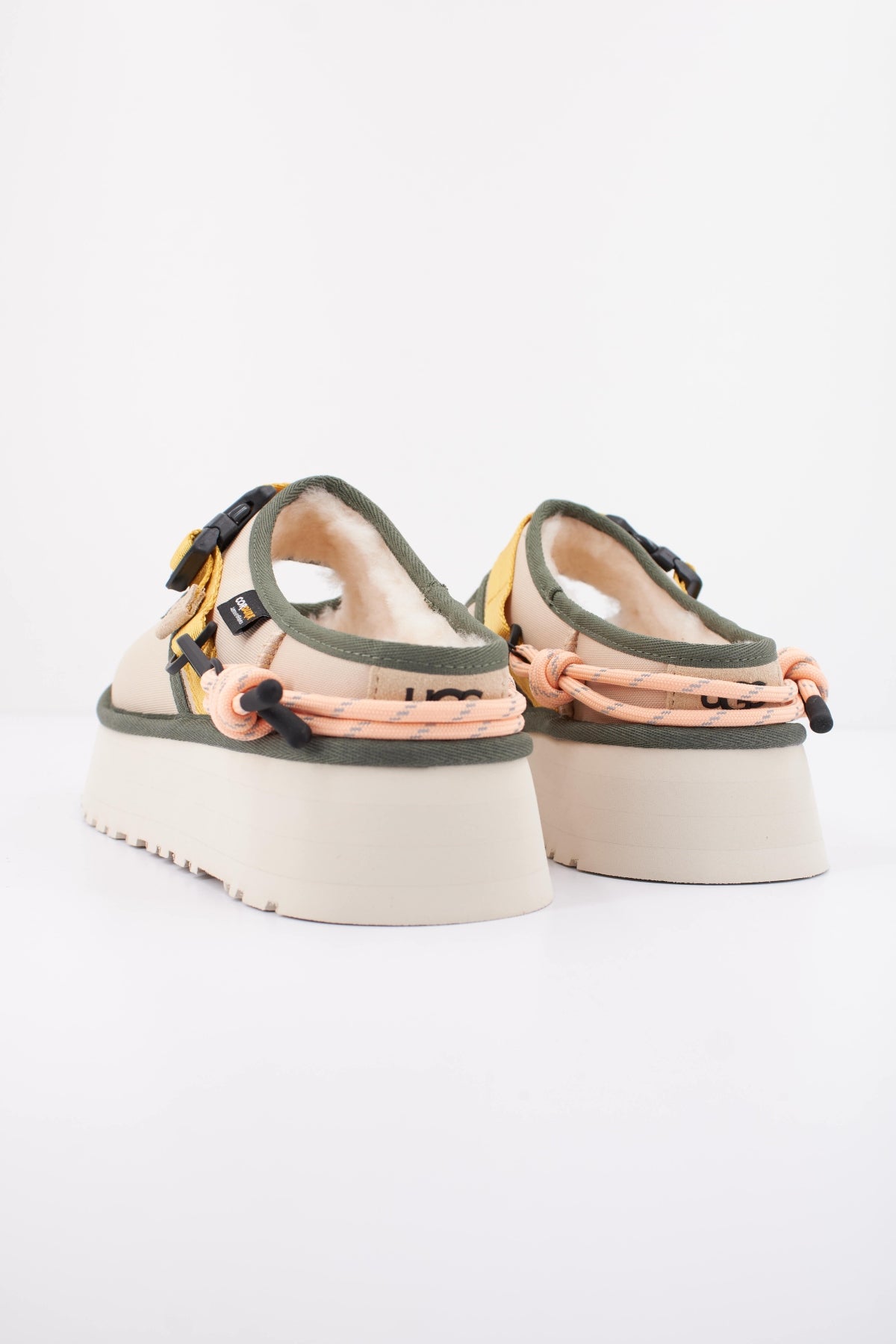UGG BEA MARY JANE WILDWOOD en color BEIS (4)