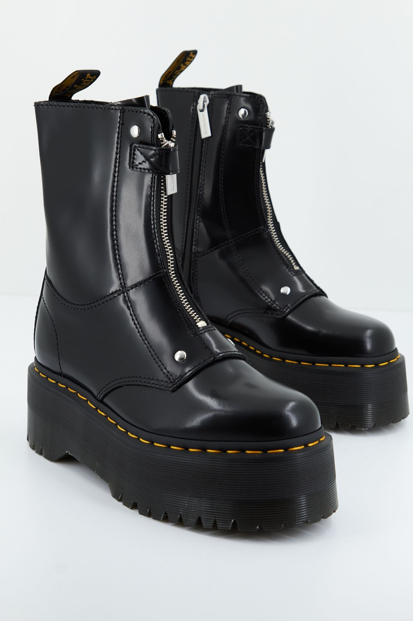 DR. MARTENS JETTA HI MAX en color NEGRO (2)