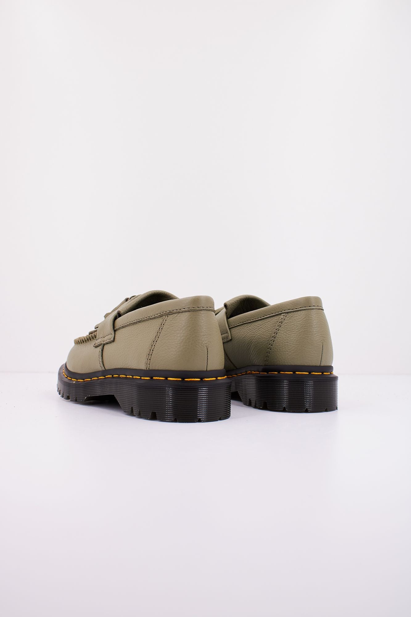 DR. MARTENS ADRIAN en color VERDE (3)