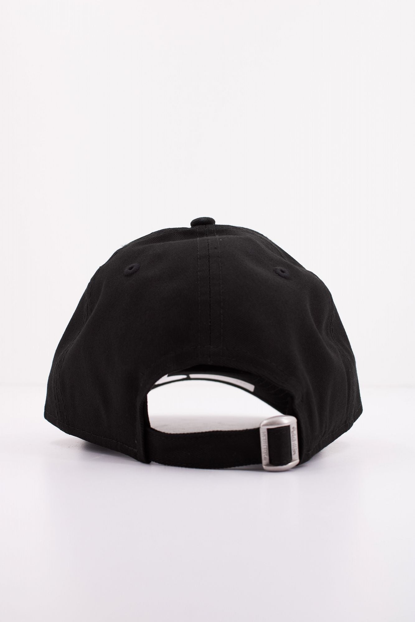 NEW ERA LEAGUE ESSENTIAL 9FORTY en color NEGRO (3)