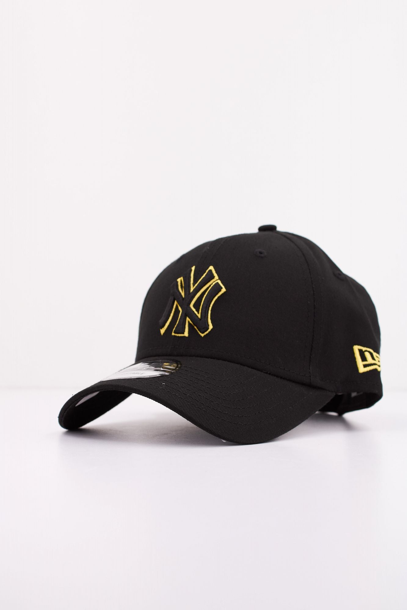 NEW ERA TEAM OUTLINE 9FORTY en color NEGRO (2)