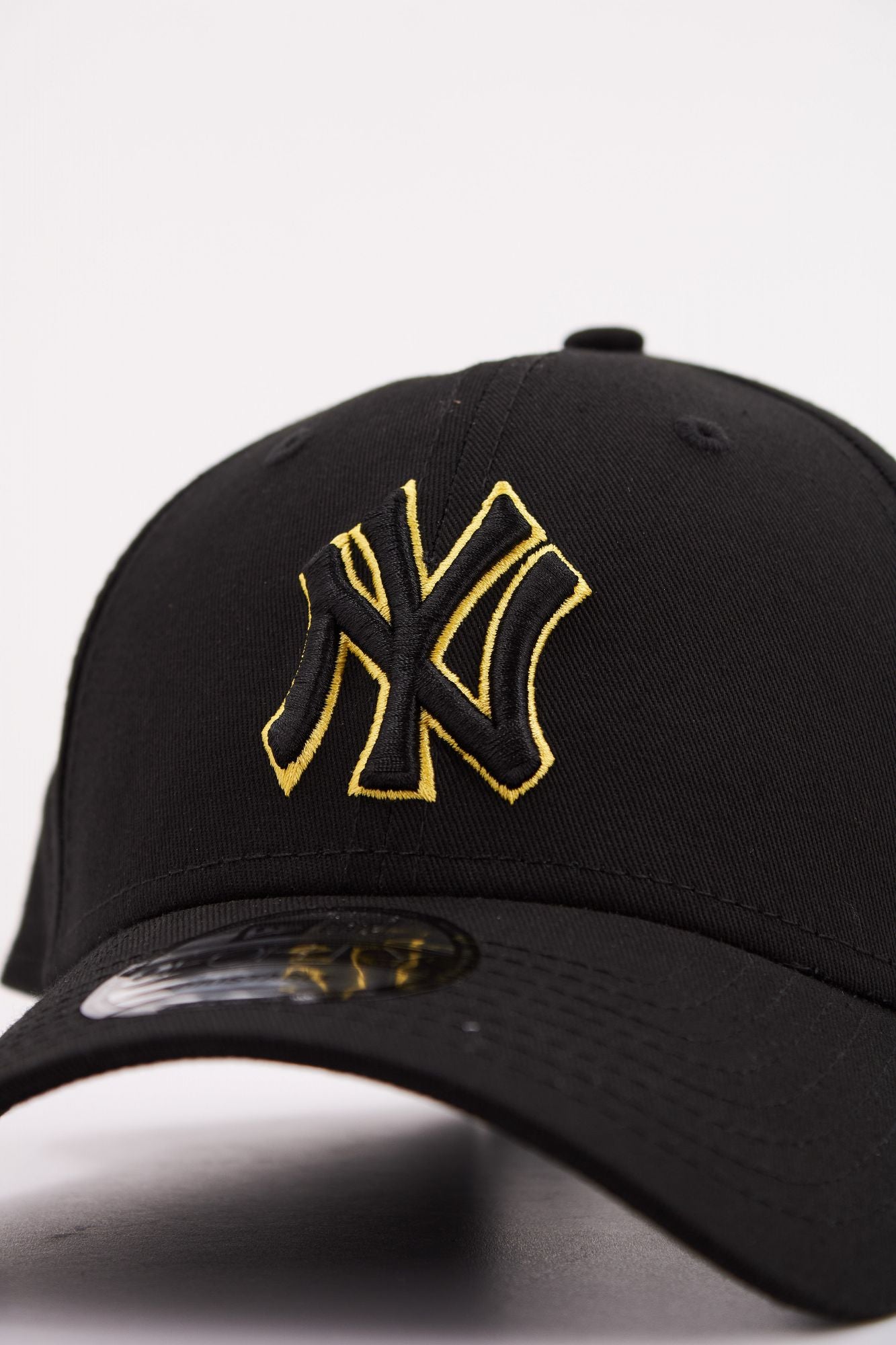 NEW ERA TEAM OUTLINE 9FORTY en color NEGRO (4)